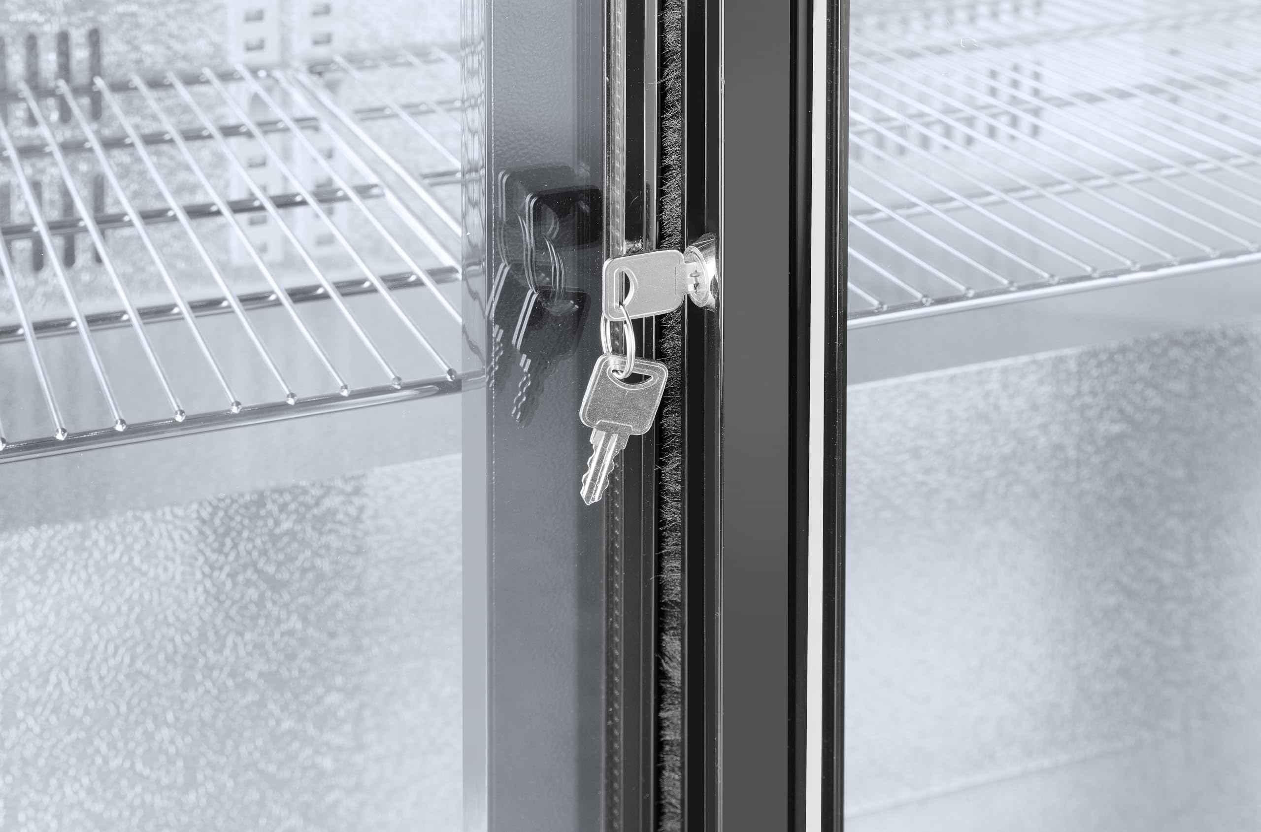 HENDI Refrigerador bajo mostrador para bebidas Arktic, puertas correderas dobles, 158L, 0–10°C, 220V, 160W, 900x520x(H) 865mm, acero con recubrimiento en polvo negro