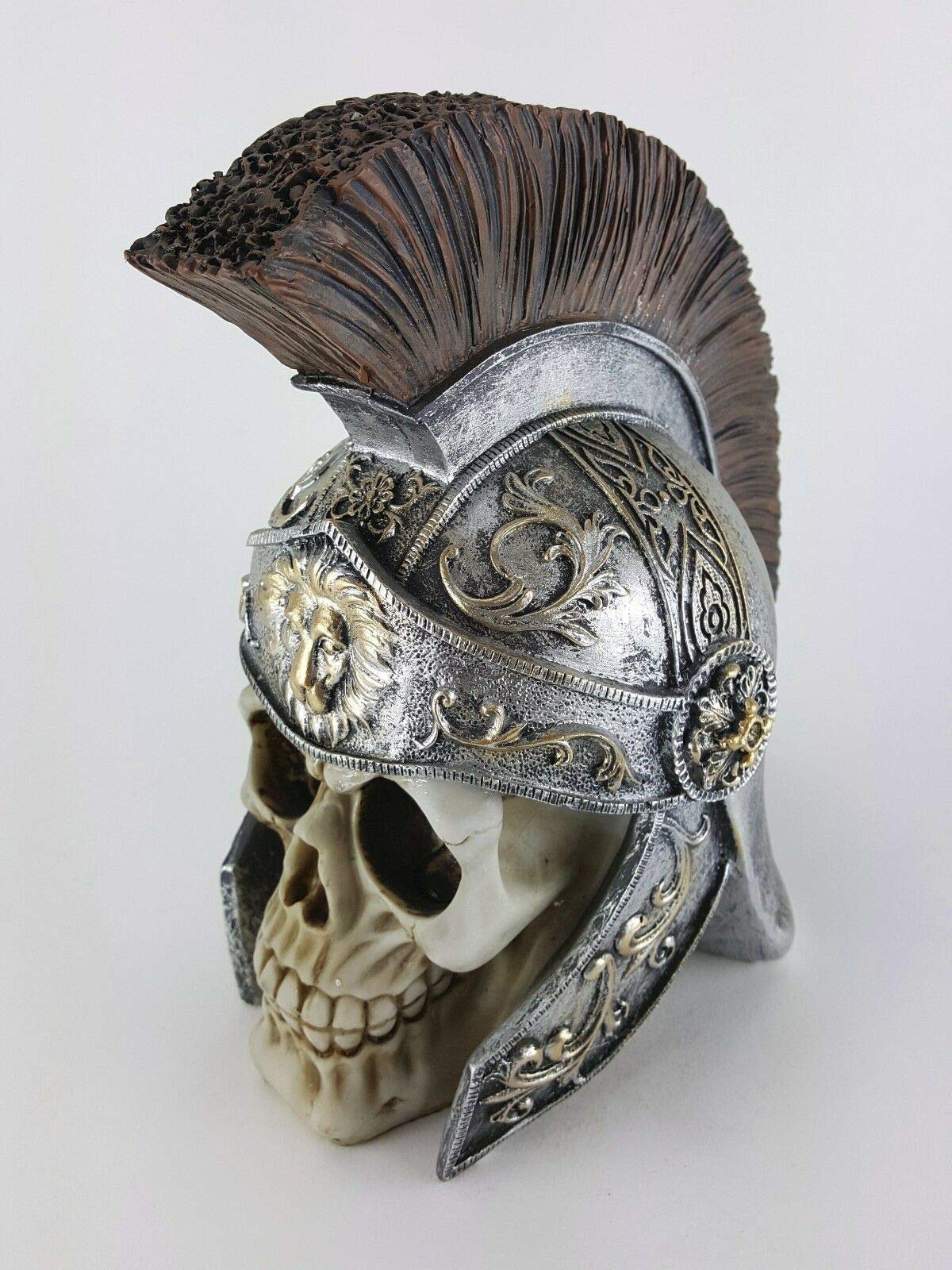 Coleccionable cráneo gótico con casco centurio pintado a mano estatua de resina caballero romano cráneo gótico con casco medieval | Fantasía ornamento regalo