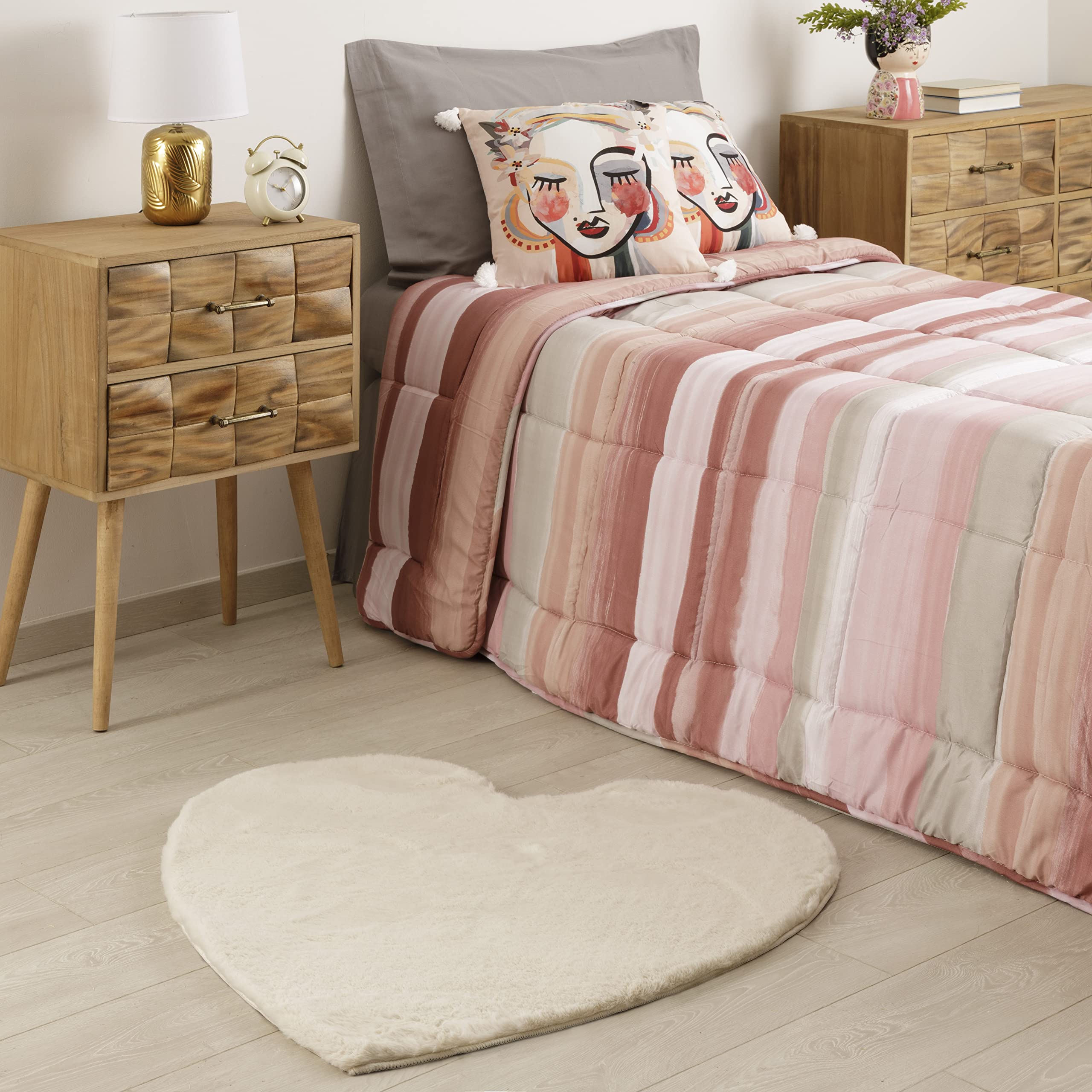 Baroni Home Langflorteppich, Weicher Kinderteppich, Kinderzimmerteppich, Weicher ökologischer Fellteppich, Weißes Herz, 90x90 cm