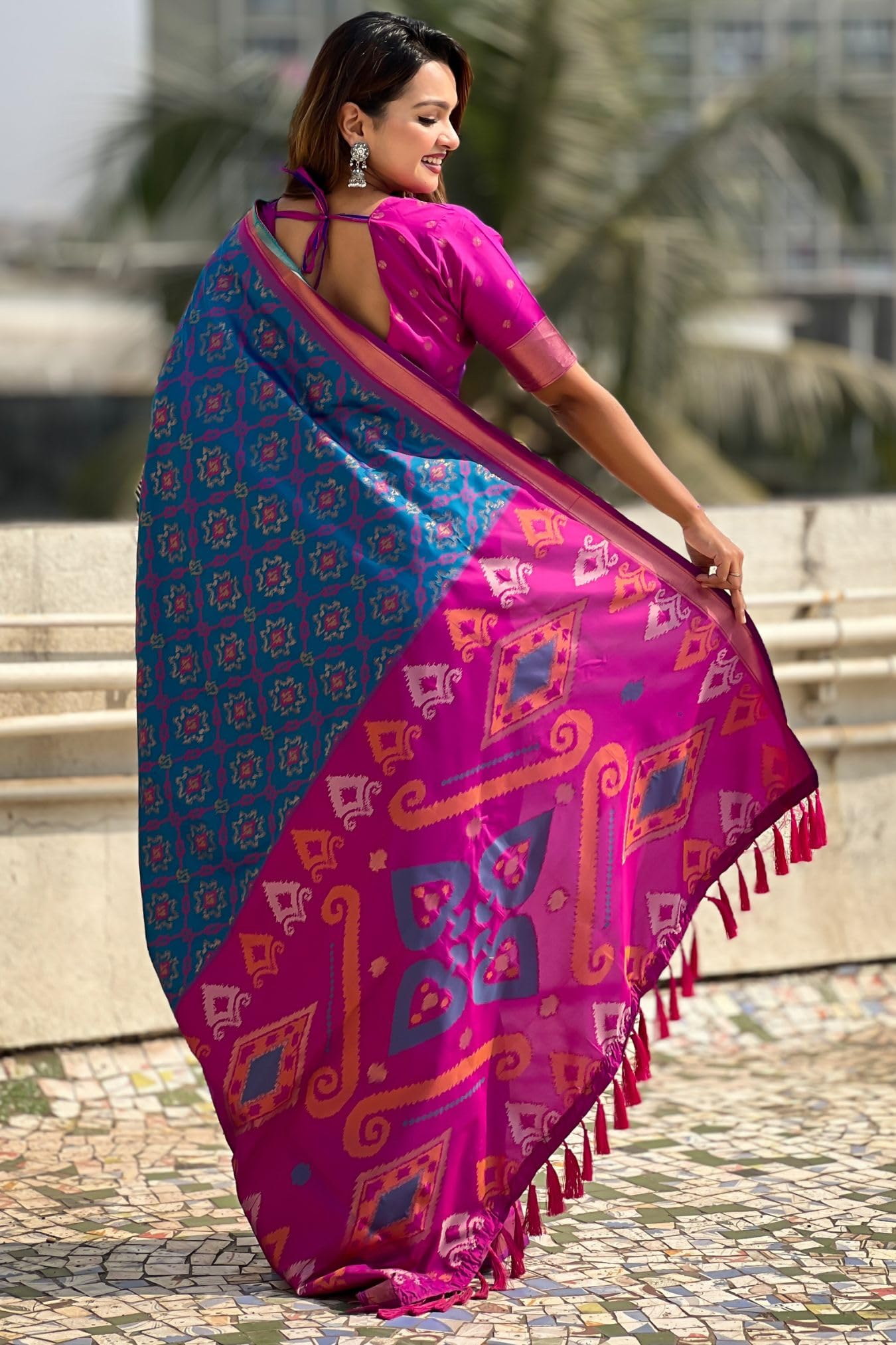 SGF11 Women's Kanjivaram Patola Soft Pure Silk Sarees With Unstitched Blouse Piece product image 2