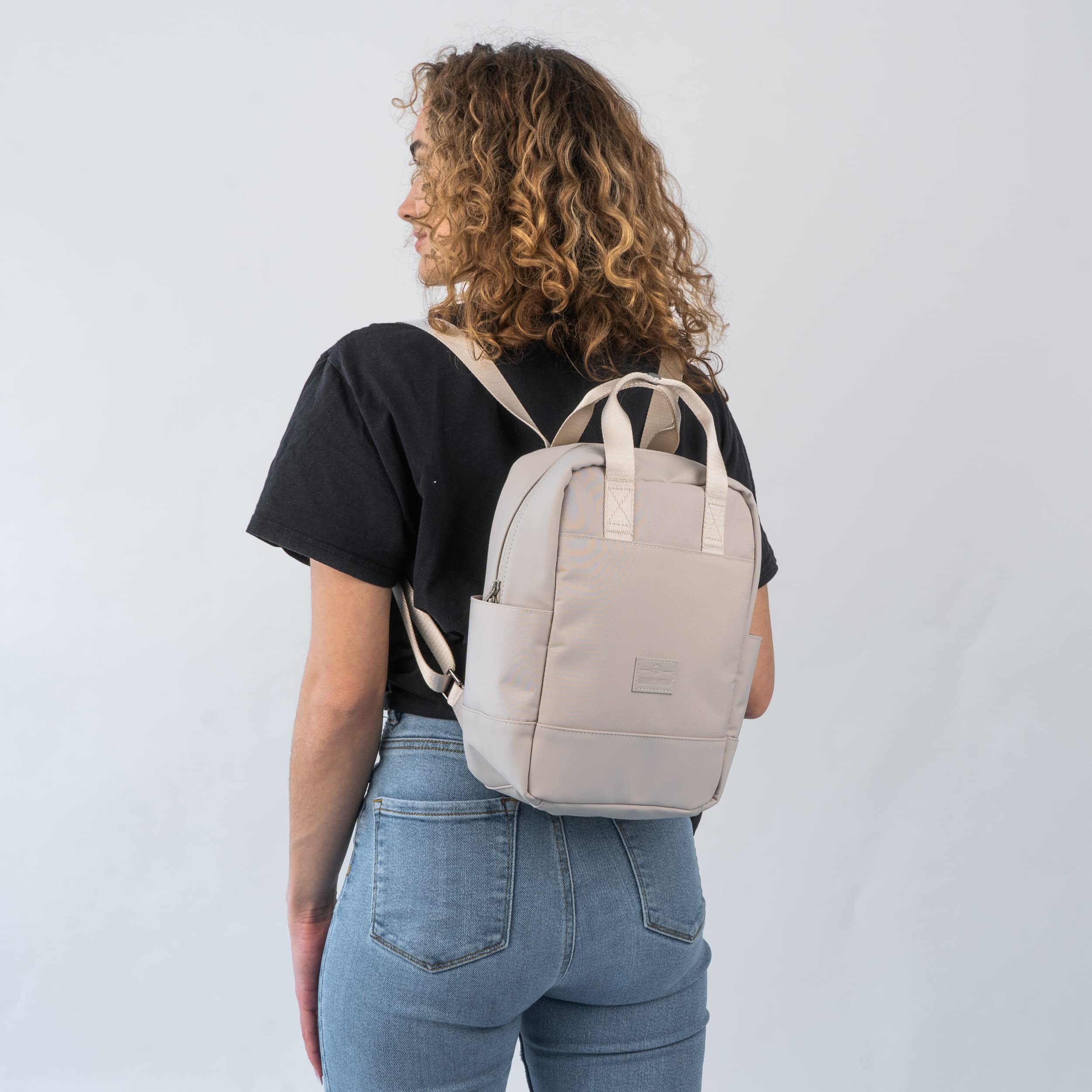 Johnny Urban Rucksack Damen Klein Beige - Jona Small - Stylischer Kleiner Mini Cityrucksack mit Tablet Fach - 7L - Wasserabweisend