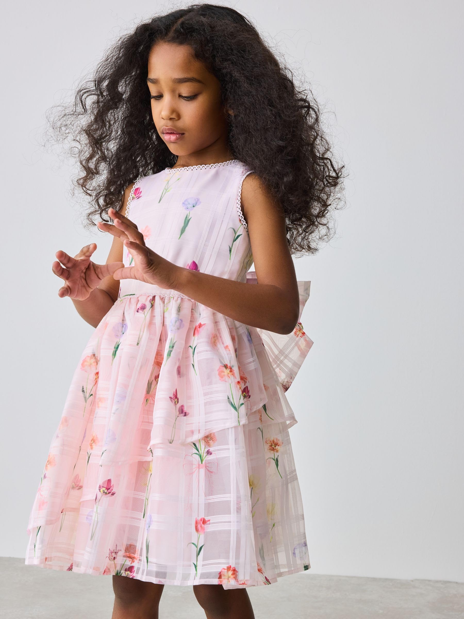 Mädchen Kleid mit Ausbrenner-Design am Rücken