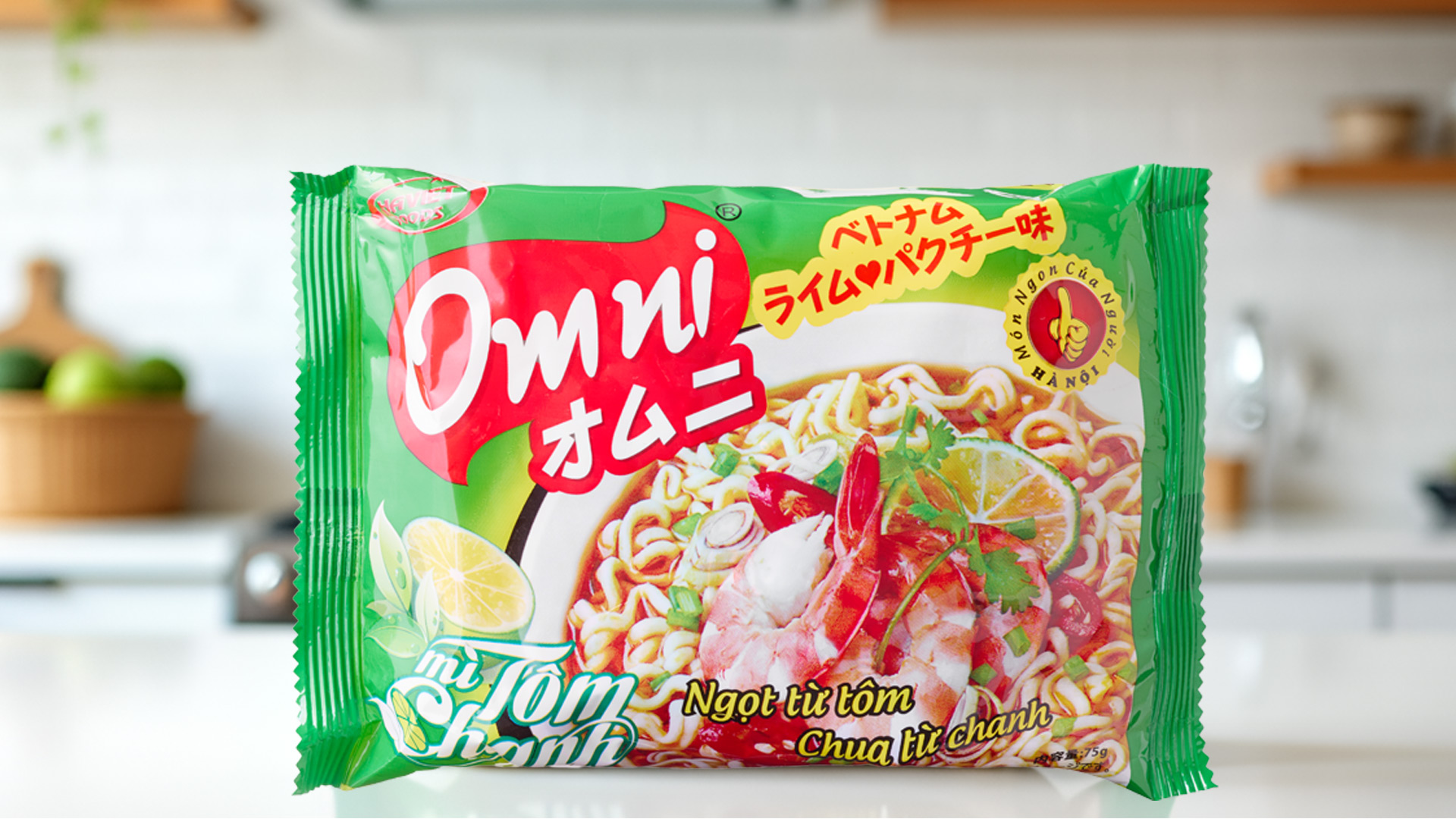 Amazon.co.jp: オムニラーメン(10袋) インスタントヌードル ベトナム