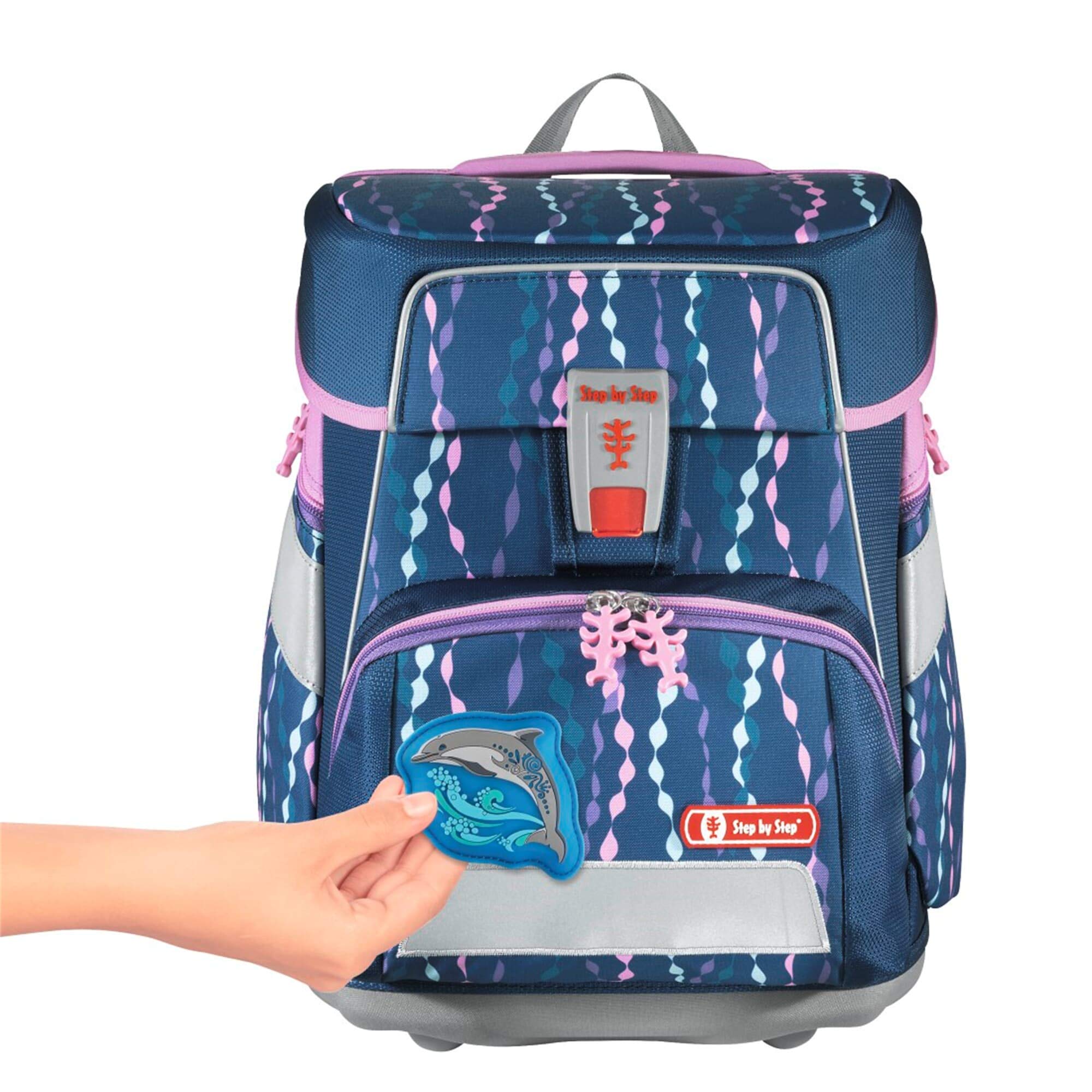 Step by Step Magic Mags Flash „Jumping Dolphin Fips“, Delfin, mit Leuchteffekt, als Ergänzung für den Schulranzen oder Vorschulrucksack
