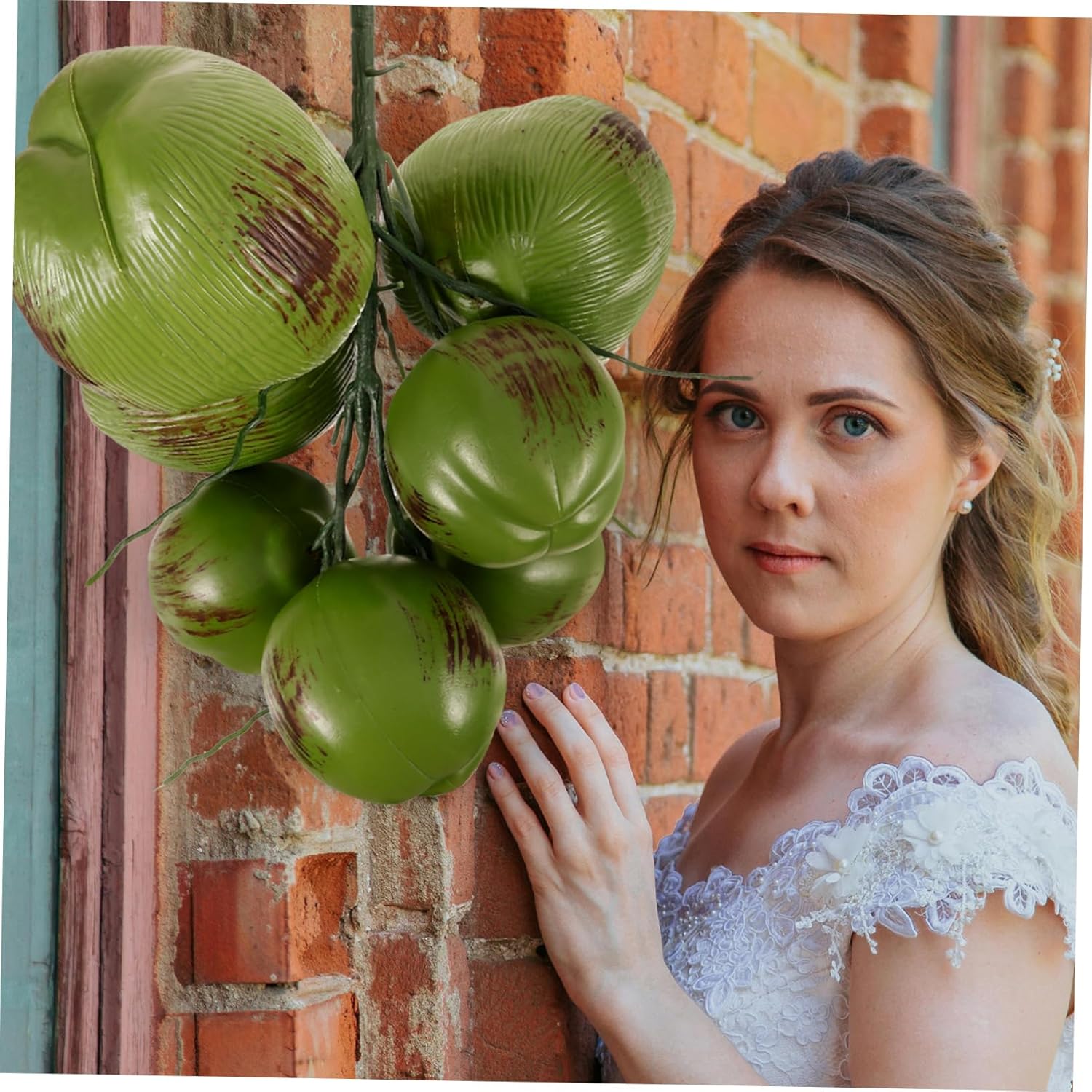 VICASKY 1 Bunch Artificial Coconuts Prop Realistic Tropical Fruit Model for Hawaiian Luau Jungle Party Decoration Table Display Safe and Lifelike Craft Adornment