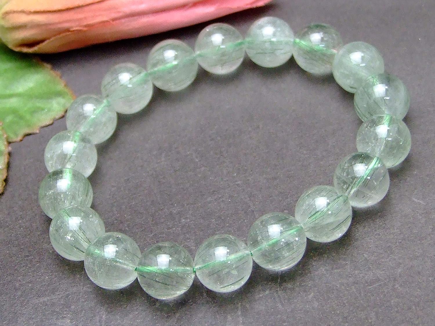 No.293 チェコビーズ 緑のグラデーションピアス ハンドメイド チェコビーズ・293 No.293 チェコビーズ 緑のグラデーションピアス