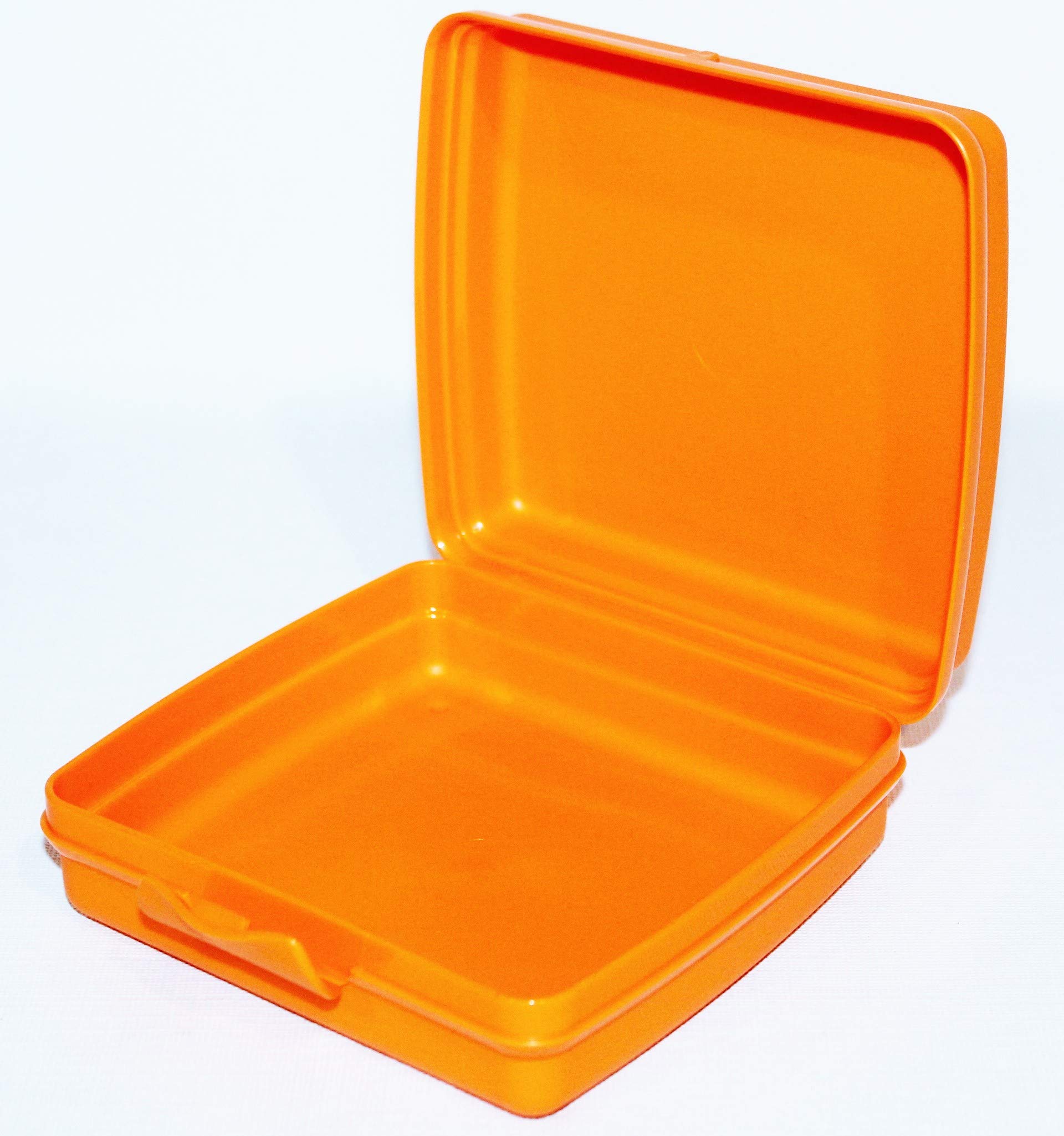 Amazon｜Tupperware サンドイッチキーパー 正方形 ヒンジ付きロック