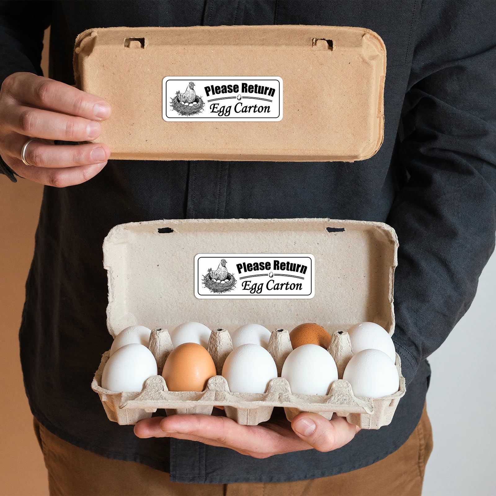 El juego de embalaje de huevos de granja fresca incluye 500 etiquetas de cartón de huevos frescos de granja, 200 tarjetas de instrucciones de manejo de huevos de doble cara, 500 etiquetas