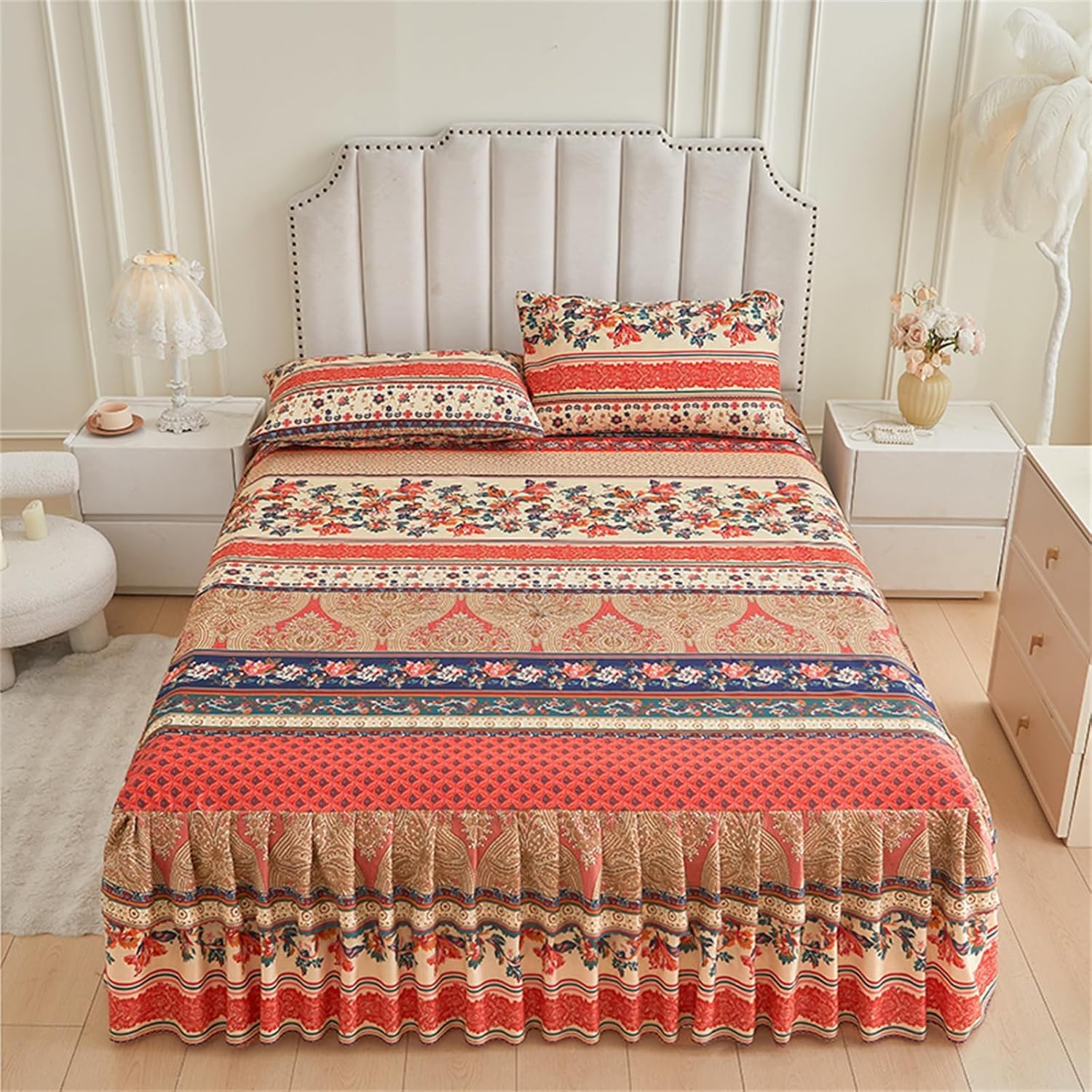 Linge de lit tout compris pour cacher le sommier et embellir la chambre