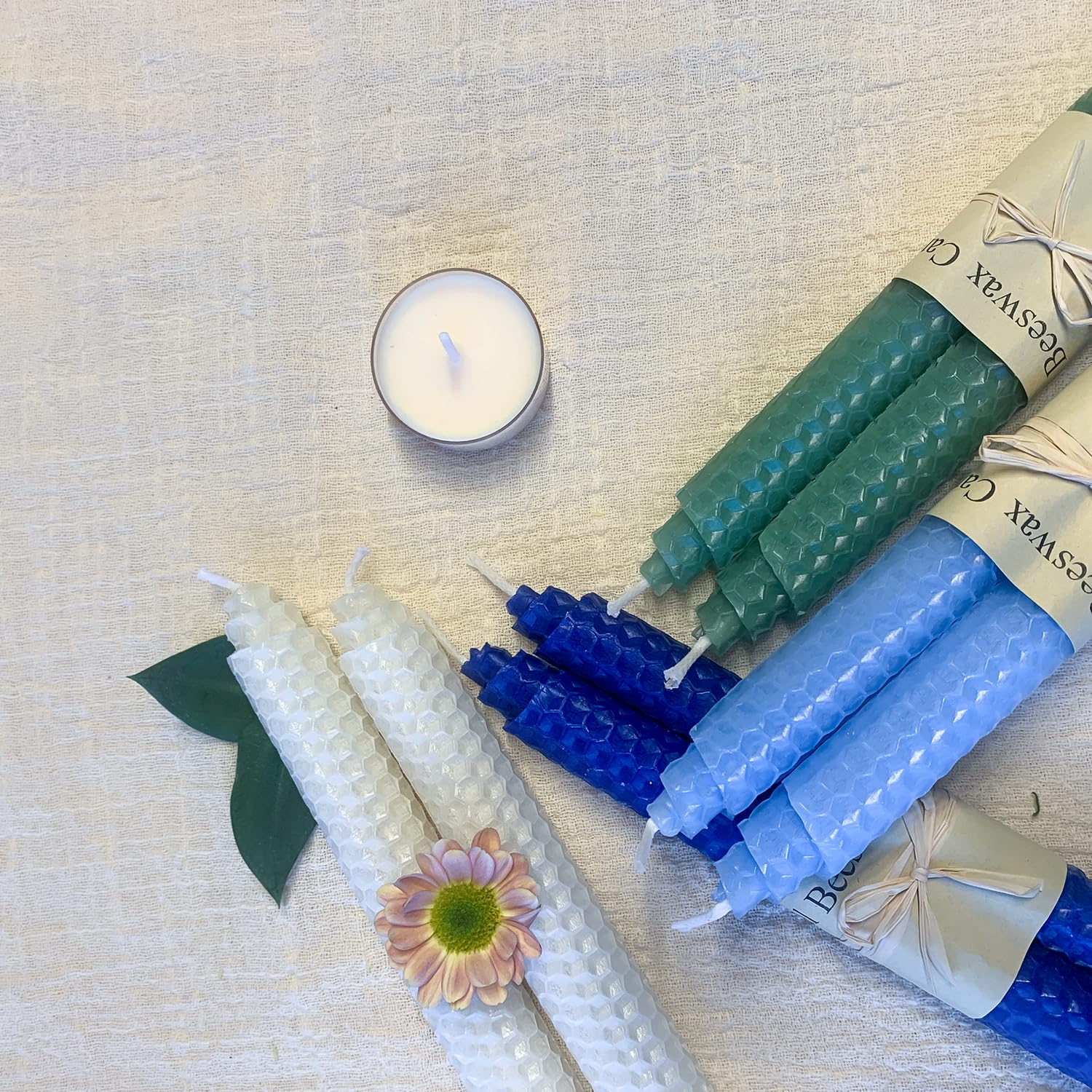 Lacaser Velas cónicas de cera de abeja natural a granel, paquete de 14 unidades, varillas de vela de 9 pulgadas de largo, velas hechas de cera de abeja sin perfume y sin goteo, azul, blanco y verde en