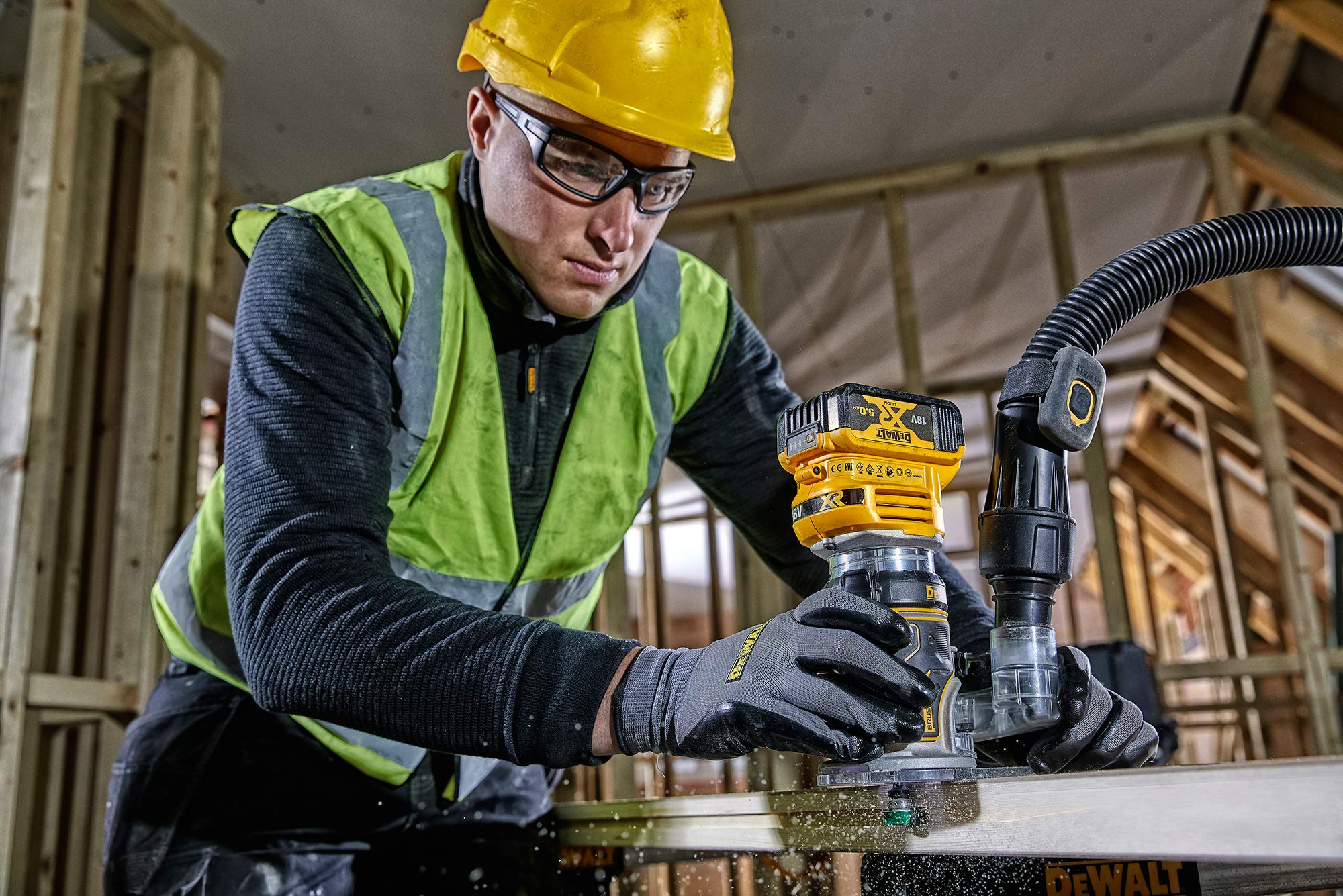 DEWALT DCW604P2-QW - Fresadora Combo XR 18V Electrónica con 2 baterías Li-Ion 5,0Ah con maletín TSTAK VI