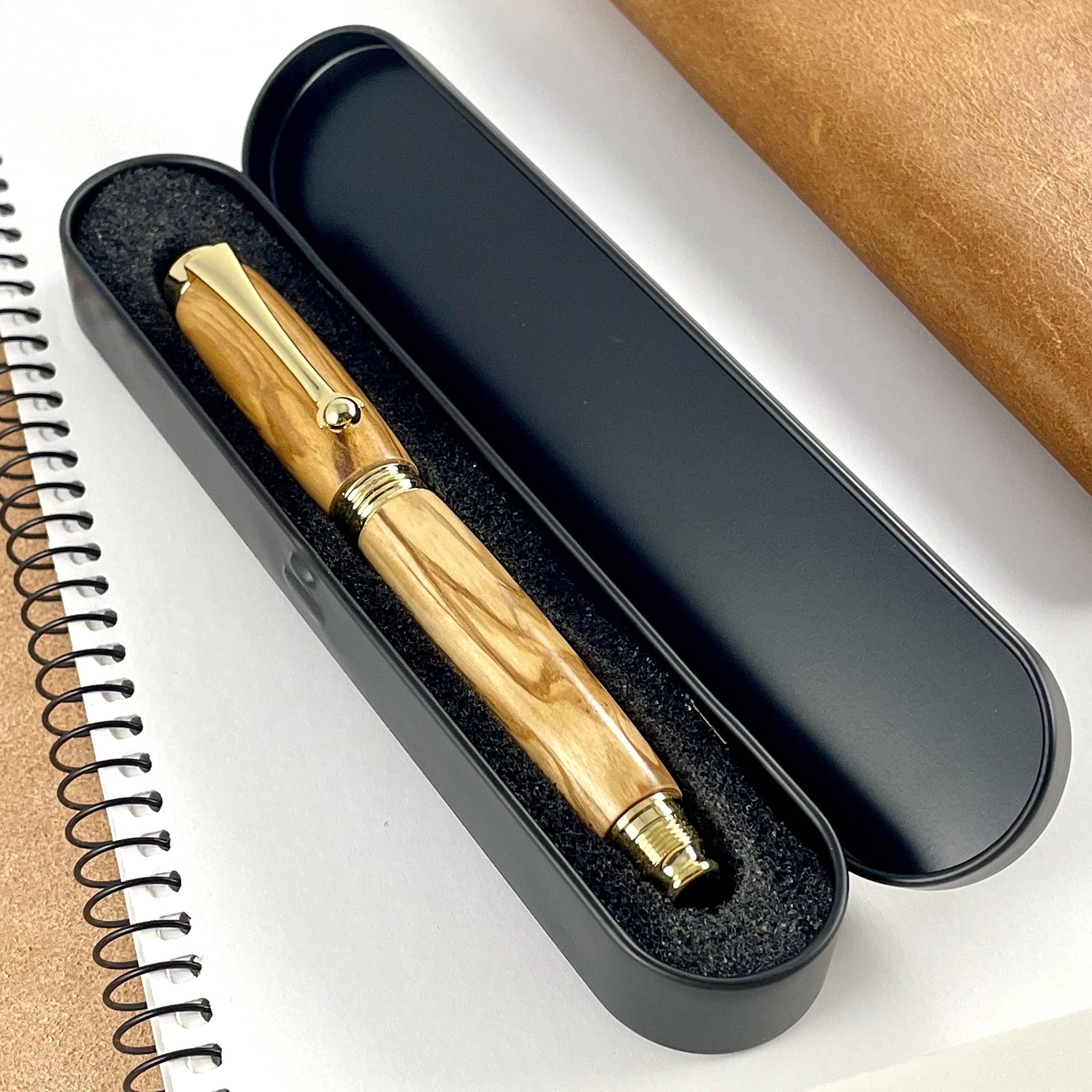 Stylo Plume Premium Bois Olivier d’Italie, Fabriqué à la Main en France, Cadeau Stylo Personnalisé avec Gravure, Livré avec boîte Métal | Cadeau Entreprise, Noël, Anniversaire, Mariage