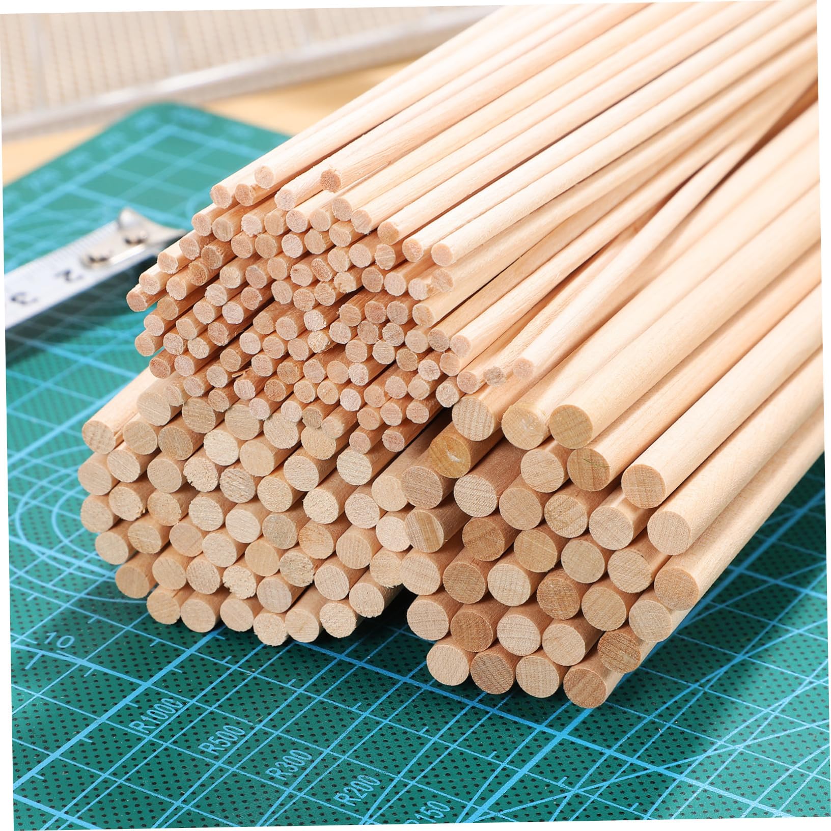 215 Stück Runde Holzstäbe Stabile und Leicht zu Verarbeitende Bastelholzstäbchen für Modellbau und Schule Naturbelassen und Vielseitig Einsetzbar