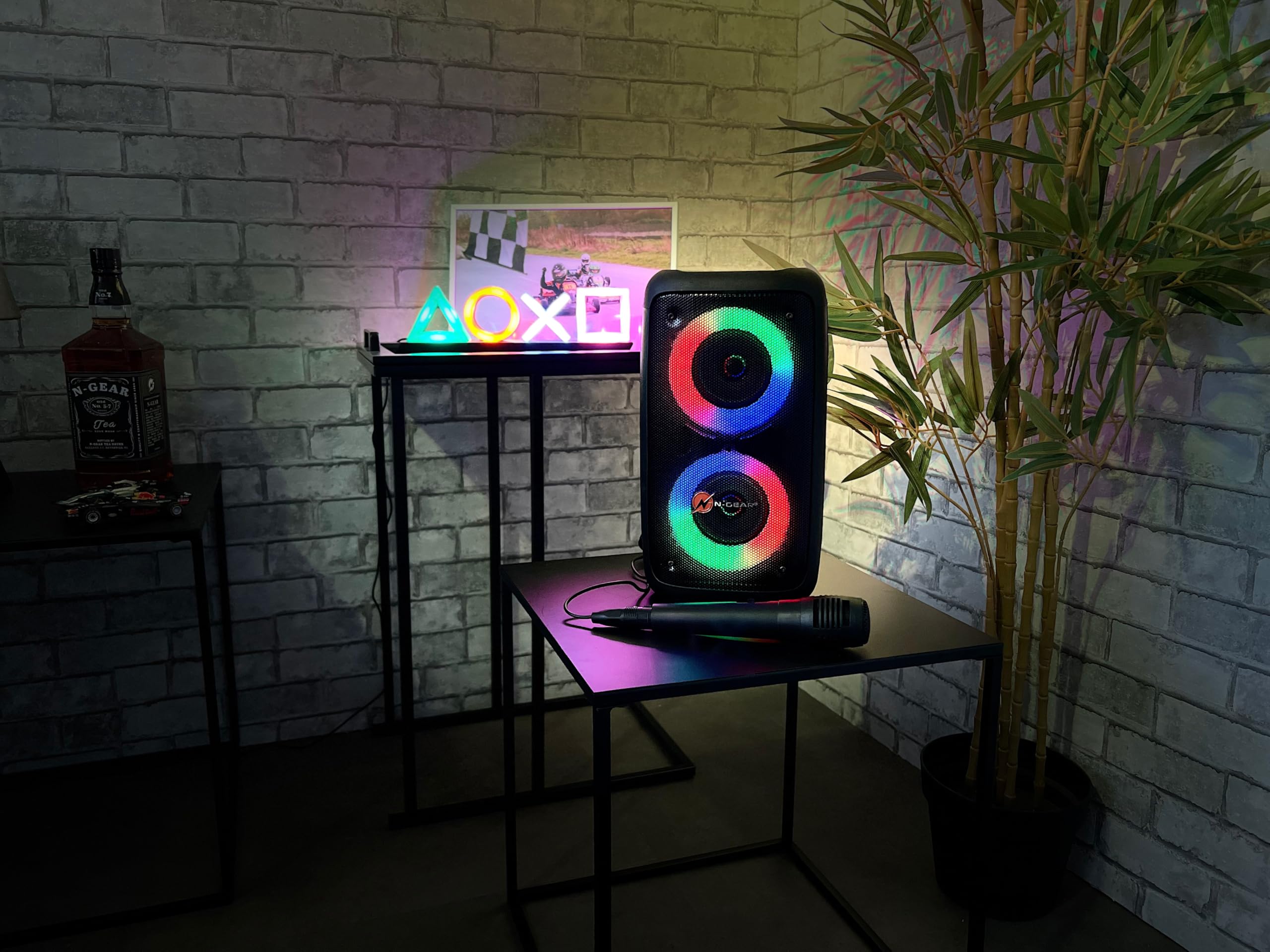 N-Gear Let's Go Party 23M Bluetooth Lautsprecher mit 100W Leistung, 2X 3 Zoll Speakern, RGB LED Beleuchtung und Kabel-Mikrofon. Tragbare Karaoke Anlage für Mobile Feiern und musikalische Events