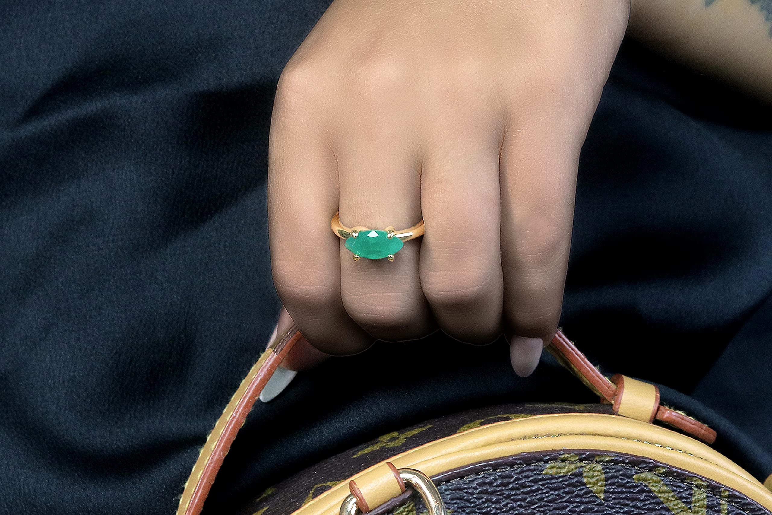 Anemone Anello Chic Onice - Anello Solitario per Fidanzamento, Promessa, Regalo, Moda - Anelli Gemma Personalizzati per Donne - Scegliete il Vostro Materiale - con Incisione Opzionale - Fatto a Mano