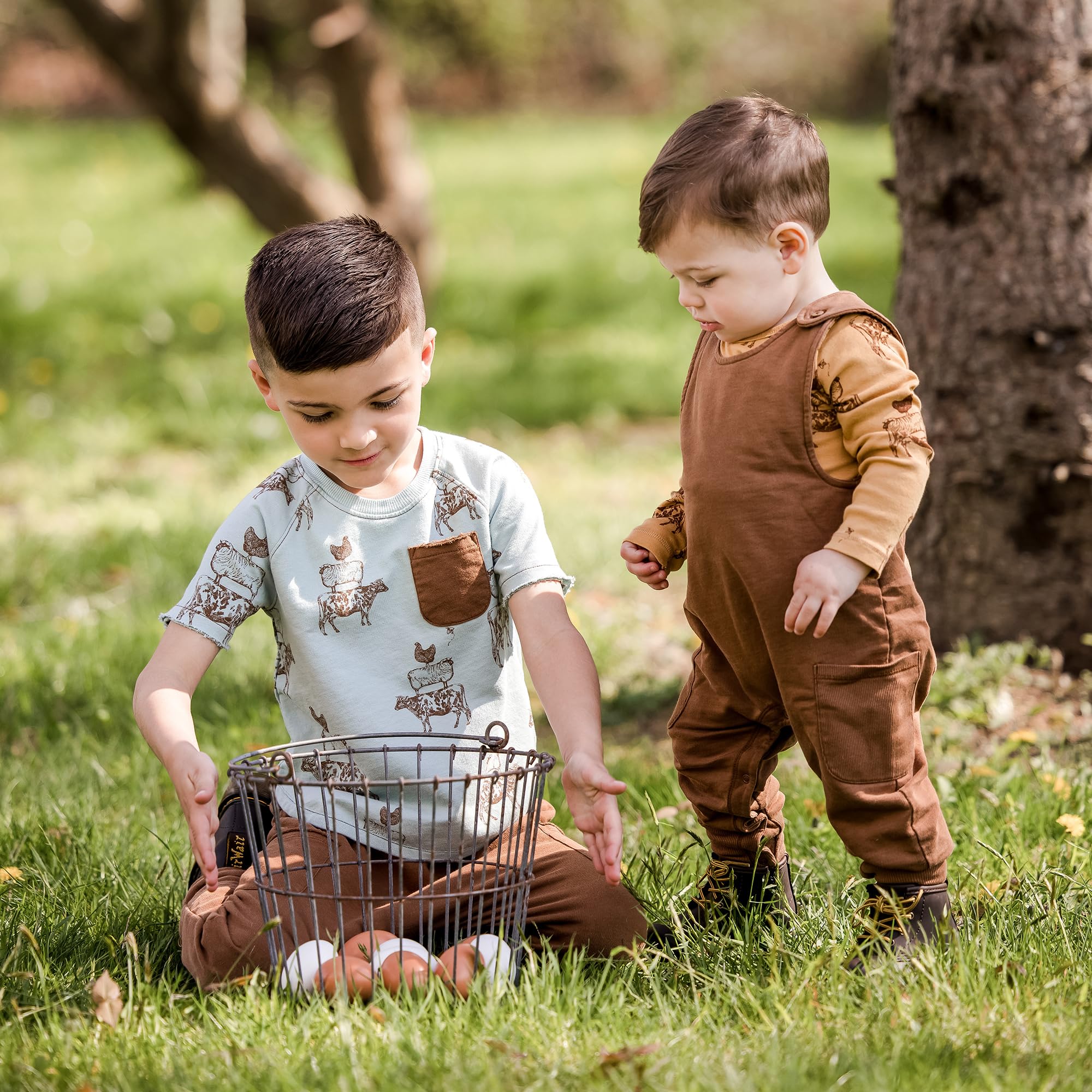 Burt's Bees Baby Shirt And Pant Set, Top & Bottom Outfit Bundle, 100% Organic Cotton Juego de canastilla para bebés y niños pequeños Bebé-Niños