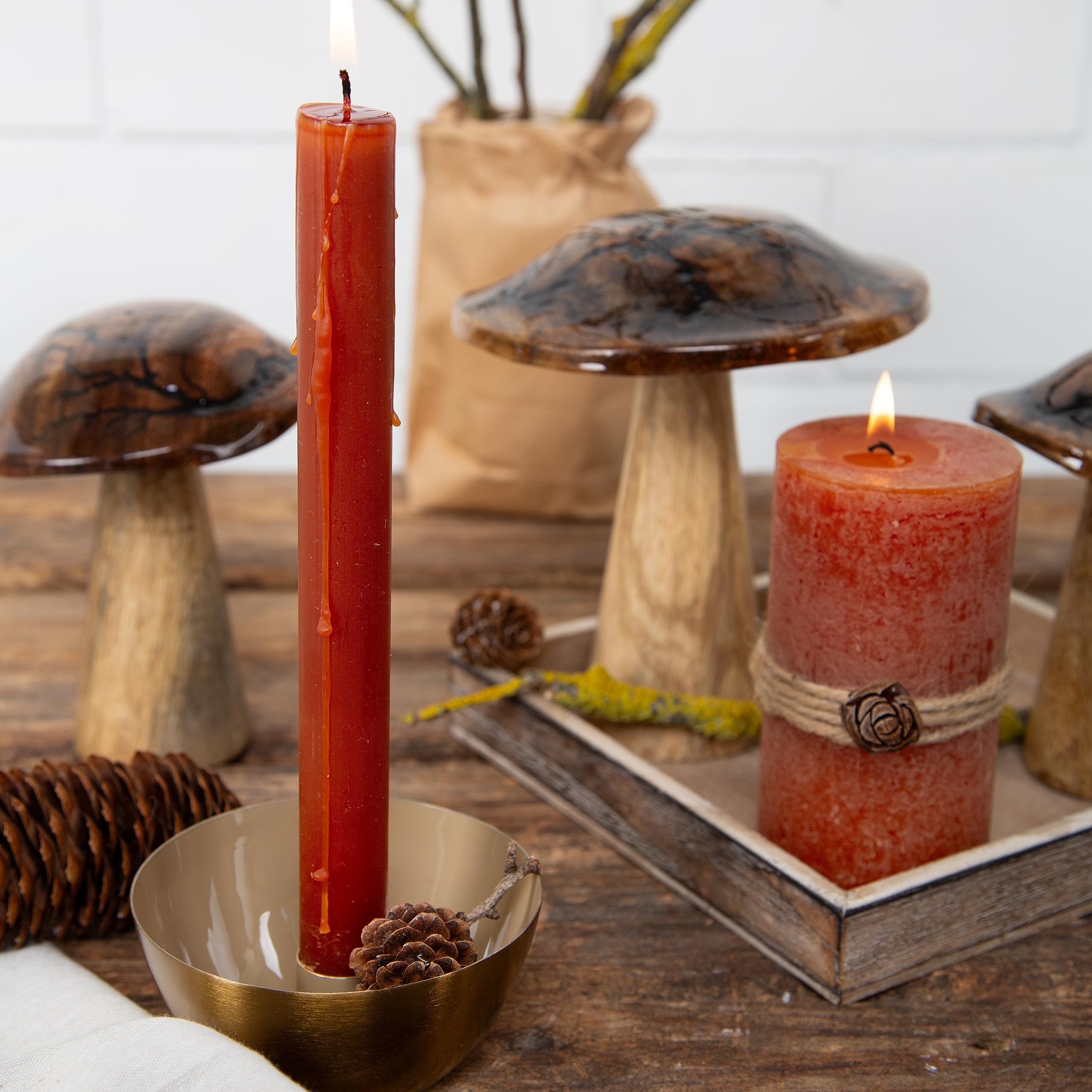 Logbuch-Verlag 4 Schalen für Kerzen als Adventskranz auf einem Holztablett mit weihnachtlicher Dekoration Gold Natur braun 45 x 18 cm