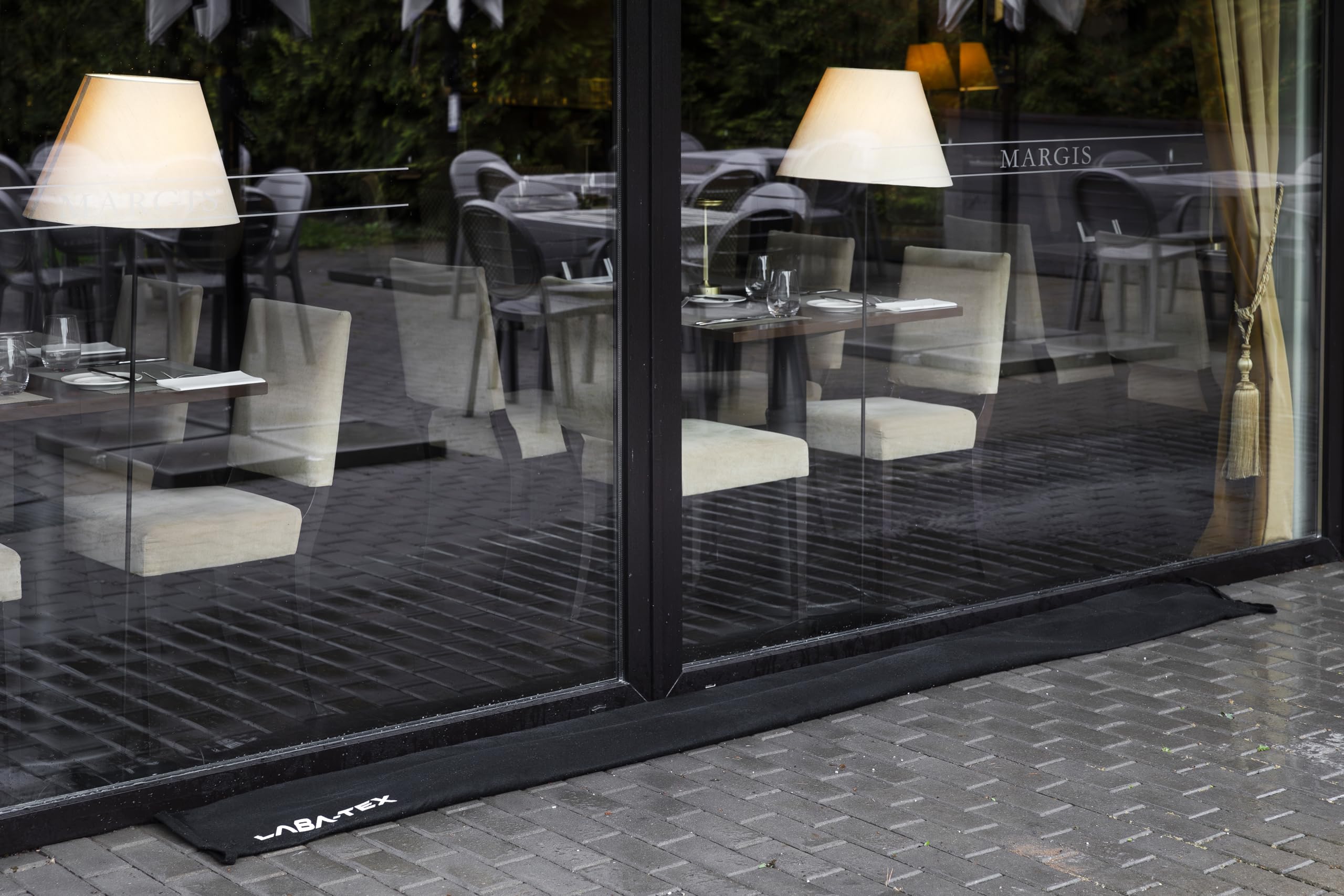 Barrera de protección contra inundaciones 300 x 25 cm, sacos de arena activados sin arena para puerta, sótano y garaje, tope de agua con capacidad de absorción de 30 L