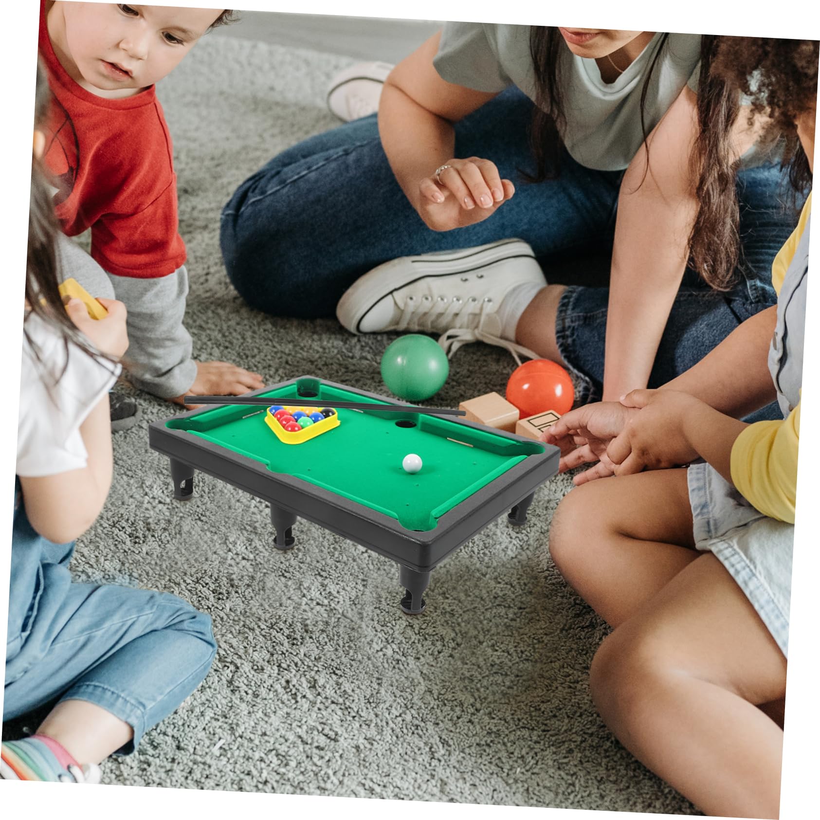 Yardwe Table de Billard de Table Miniature en Plastique Vert pour Garçon et Filles avec Trophée Jouet, Améliore la Coordination Œil-Main Réactivité la Maison Couleur Aléatoire