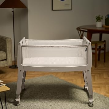 SnuzPod Studio Next to Me Crib, Baby Bed with Zip-Down Wall and 6 Height Settings, Includes Breathable Mattress and Wheels for Newborn (0-6 months), Oslo