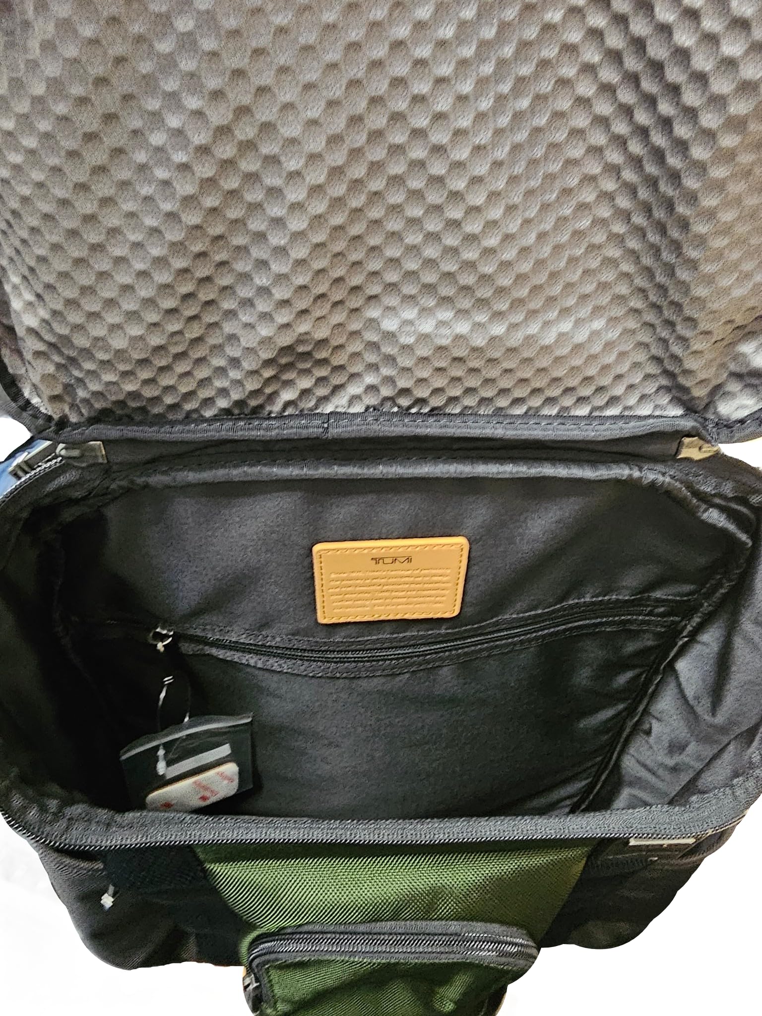 Amazon.co.jp: TUMI 125800 ソーンヒル ブラック/グリーン ガンメタル