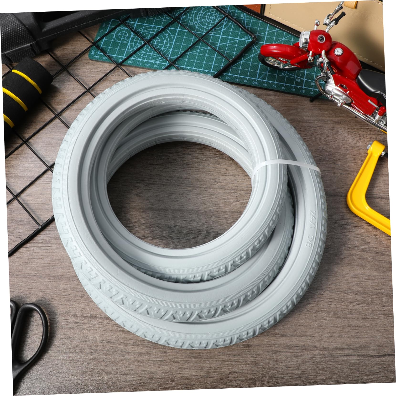 Elastischer Rollstuhlreifen aus Pu Ersatzteil für Rollstuhl Vollrad Ersatz ohne Aufpumpen Passend für 24 Zoll Robust und Langlebig | Ersatzreifen für Rollstuhlräder, Solides Design mit Pu Ausführung, Langlebiges Zubehör für 24-zoll Räder