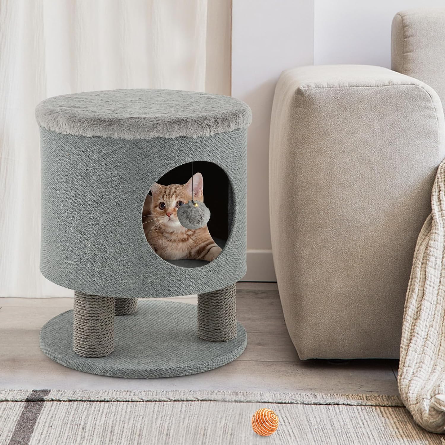 GYMAX Cueva para Gatos, Casa para Gatos con Funda Suave, Bola Colgante y Entrada Redonda, Árbol Rascador Acolchado con 3 Columnas para Rascar, Taburete Soporta hasta 60 kg (Gris)