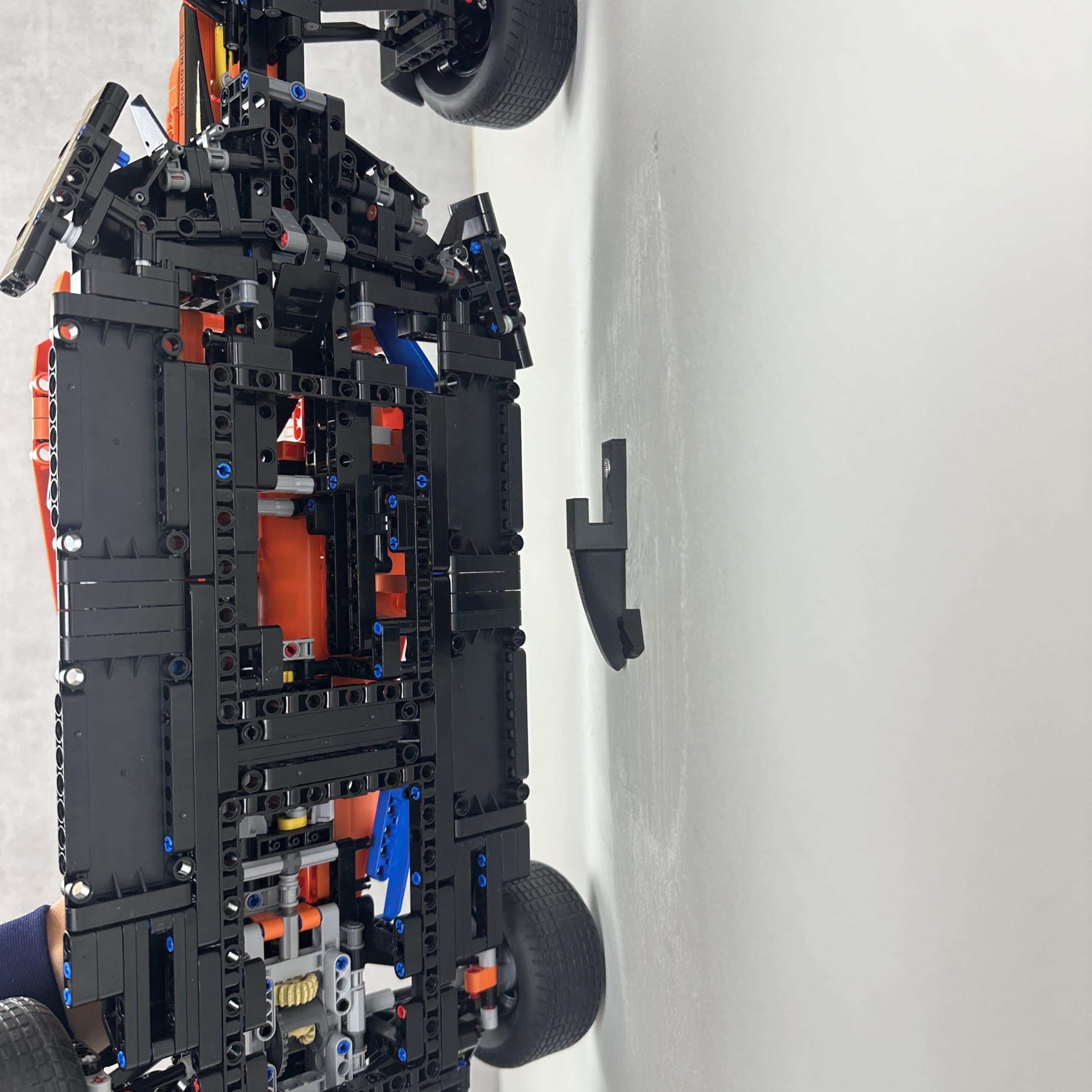Support mural pour voiture Lego Technic Mclaren F1 42141 vertical