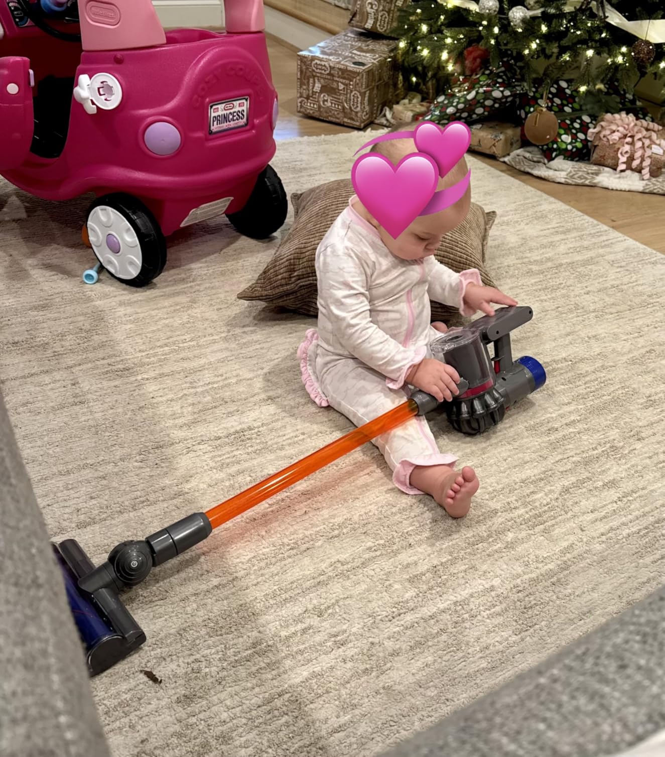 Realistic toy vacuum cleaner similar to Casdon Dyson Cordless