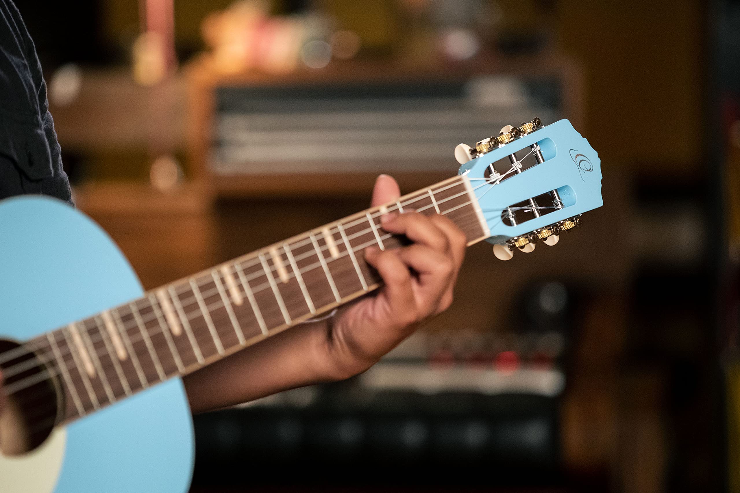 Ortega Guitars Chitarra Full Size - Gaucho Series - Corpo parlor - include Gigbag - Legno di Agathis / blue (RGA-SKY)