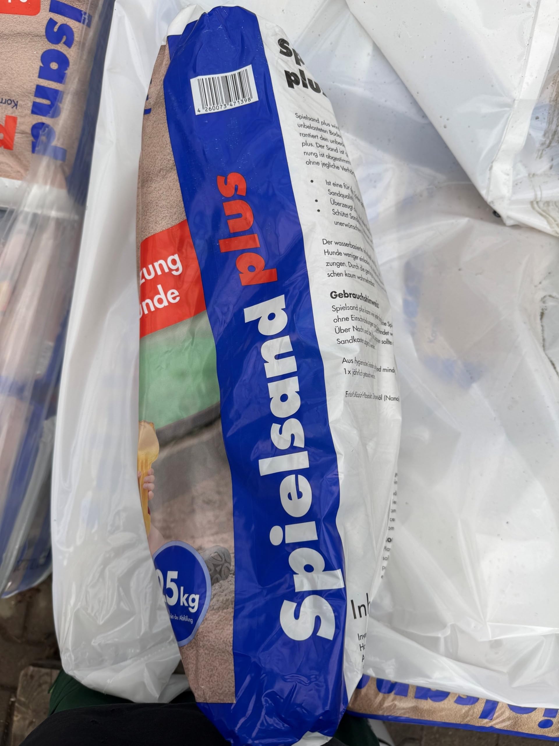 25kg Spielsand Plus inkl. Sacköffner | Schadstofffrei & extra fein (0-2mm) | Premium Sandkastensand | Quarzsand für Sandkasten, Garten & Baustelle | Mit Plus-Formel gegen Tierbesuch