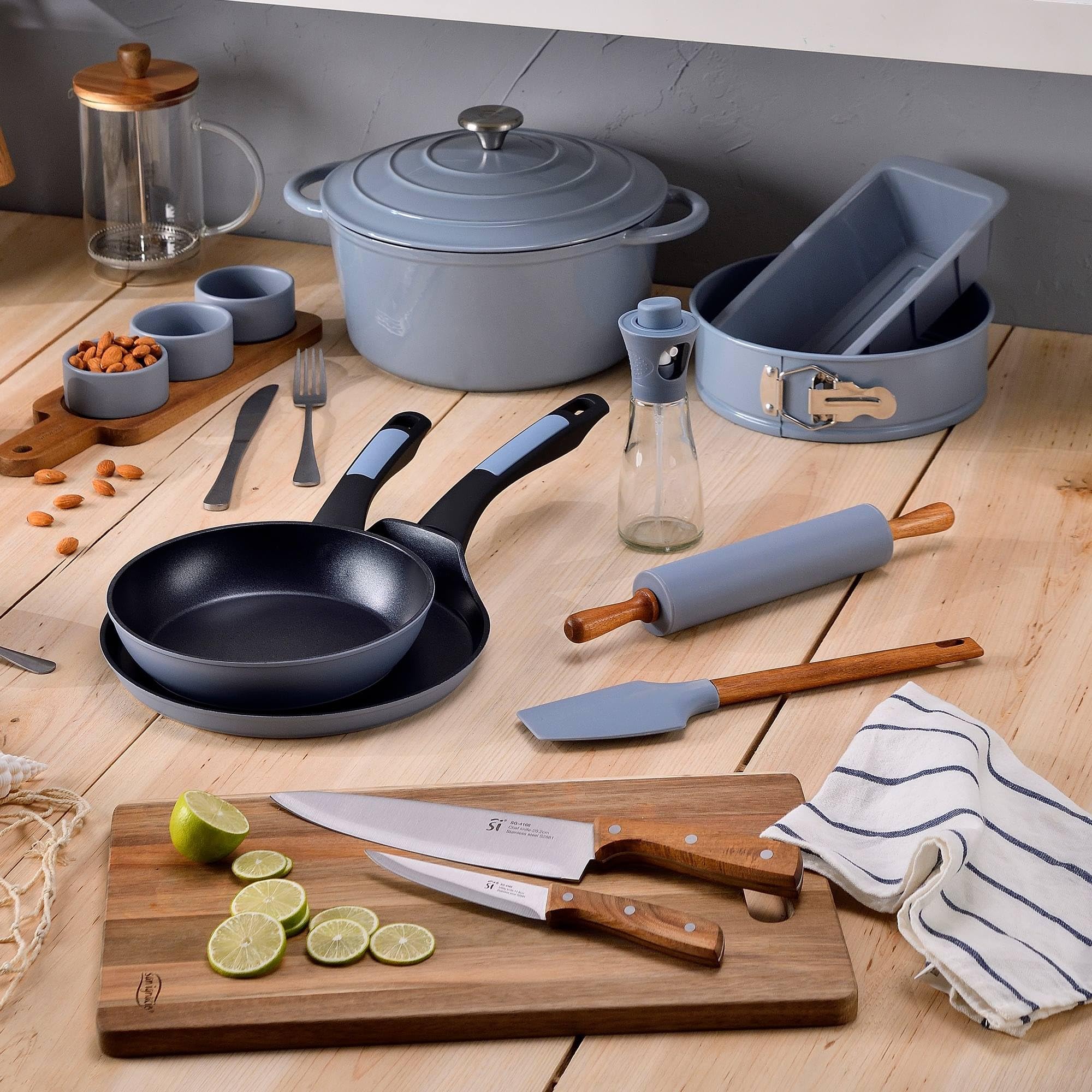San Ignacio Kochgeschirr-Set, 12-teilig, aus Edelstahl, verchromt, Kollektion Cassel+, 5-teiliges Küchenutensilien-Set aus Silikon und Holz