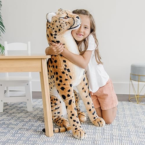 Miniatura 3 de Animal realista de pelucha de leoparodo de Melissa & Doug. Más de 4 pulgadas de longitud.