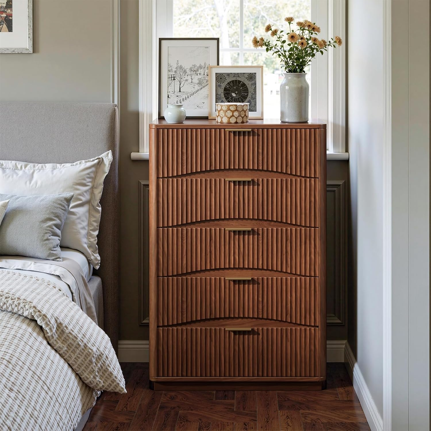 Evermagin Fluted 5 Drawers Dresser, 47" Tall Wooden Dressers Storage Organizer,Modern Chest of Drawers for Bedroom with Deep Storage, Living Room,Entryway, Walnut