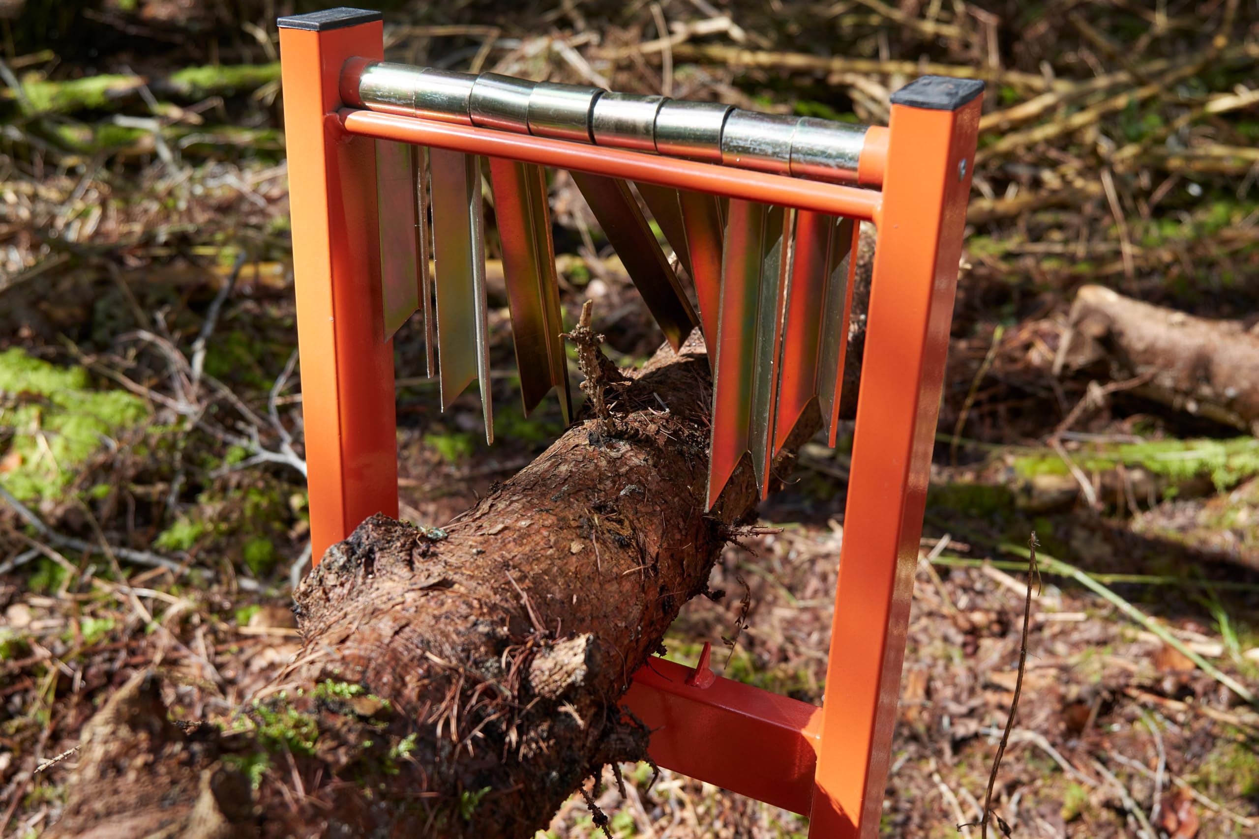 P. Lindberg Sägegestell zum Schneiden von Brennholz, Holzhalter aus Metall | Sägebock für Kettensägenarbeiten, Holzschnittstütze, Brennholzständer,Holzspaltständer,Holzhalter für Stämme bis zu 4 m Länge
