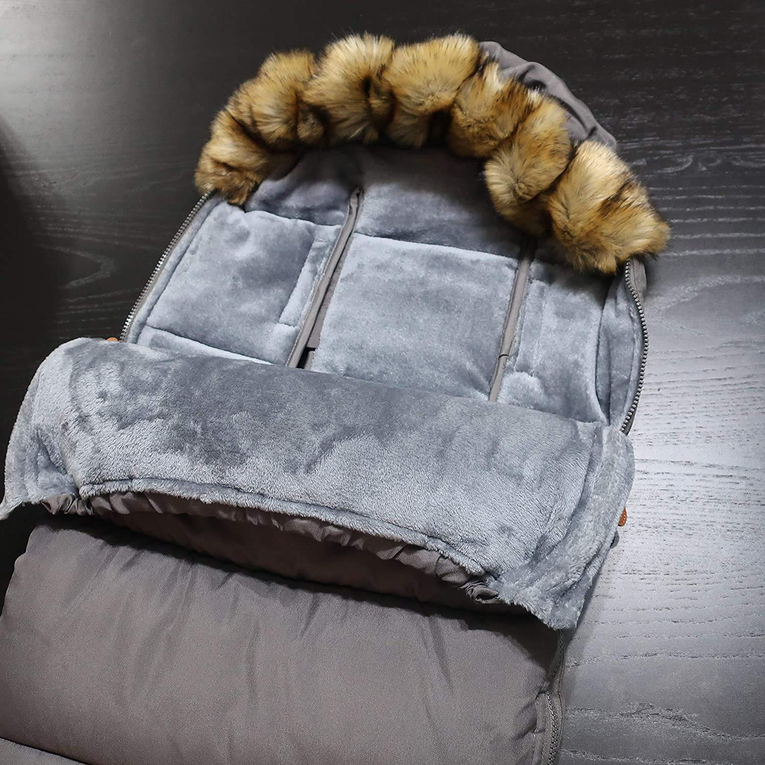 Babify Saco Polar Universal Para Silla de Paseo y Cochecito. (Universal-Bugaboo-Maclaren-Jane).