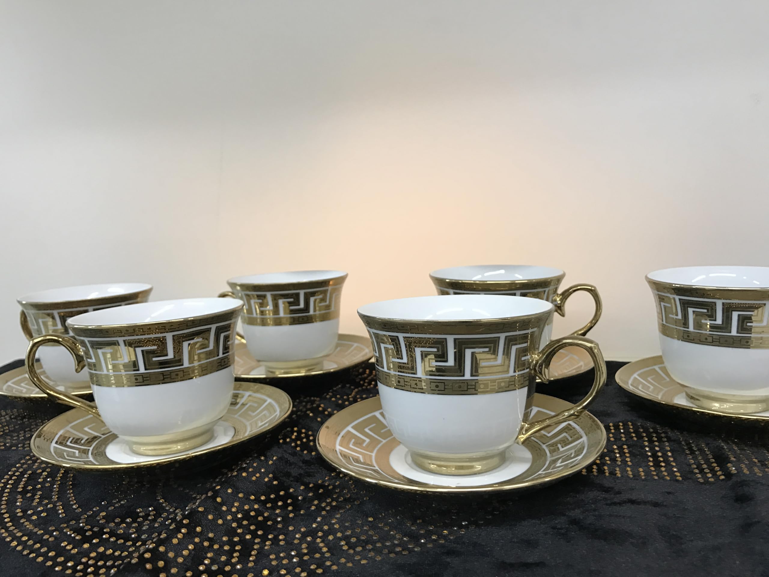 Porcelanowy serwis do kawy, zestaw filiżanek do kawy dla 6 osób, 13-częściowy zestaw filiżanek do kawy, latte cappuccino, metalowy stojak, Meduza Meander, 6 x filiżanki + 6 x spodek