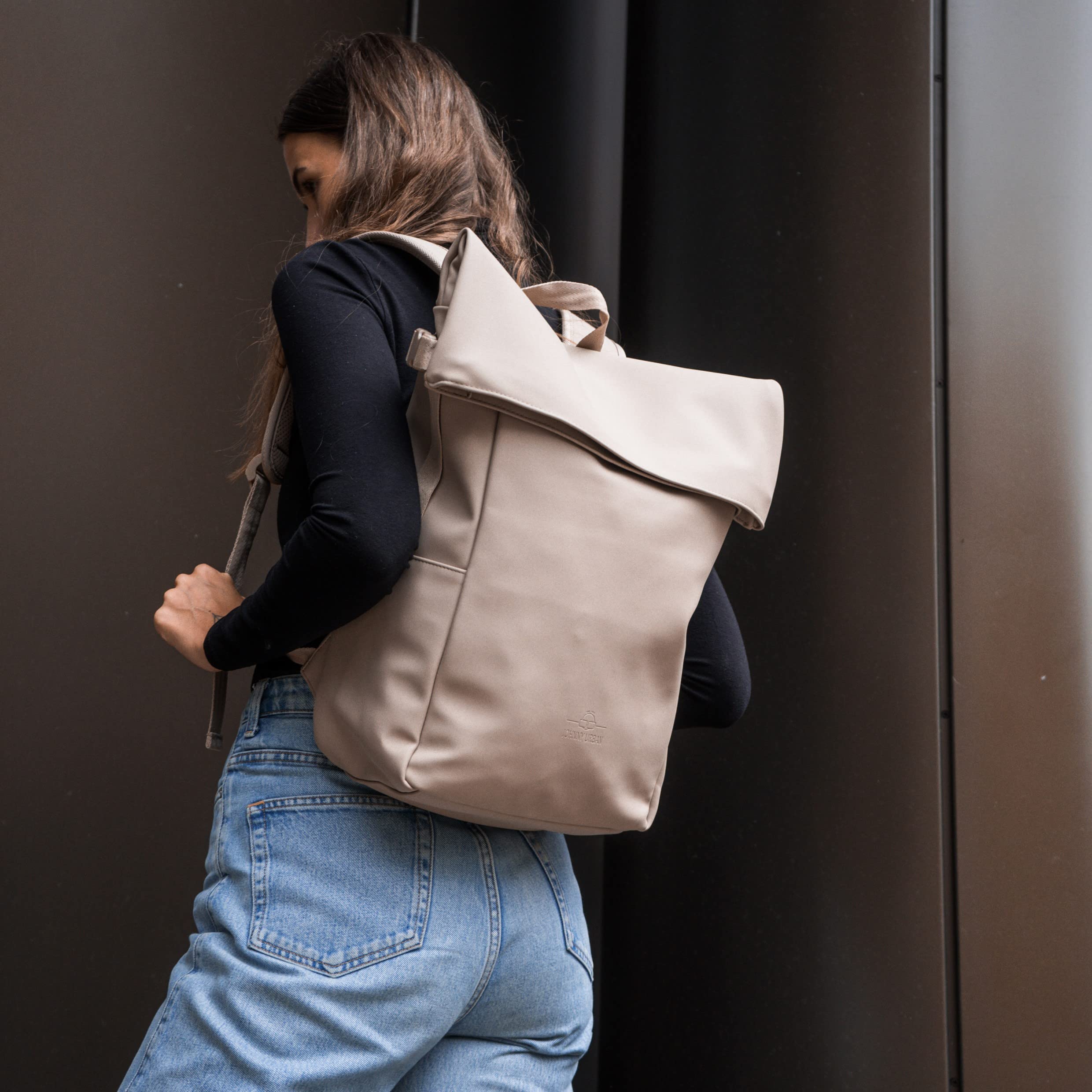 Johnny Urban Zaino Porta PC Donna Uomo Beige - Henry - Rolltop per Lavoro Viaggio Università - Scomparto per Laptop 16 Pollici - 15-19L - Idrorepellente