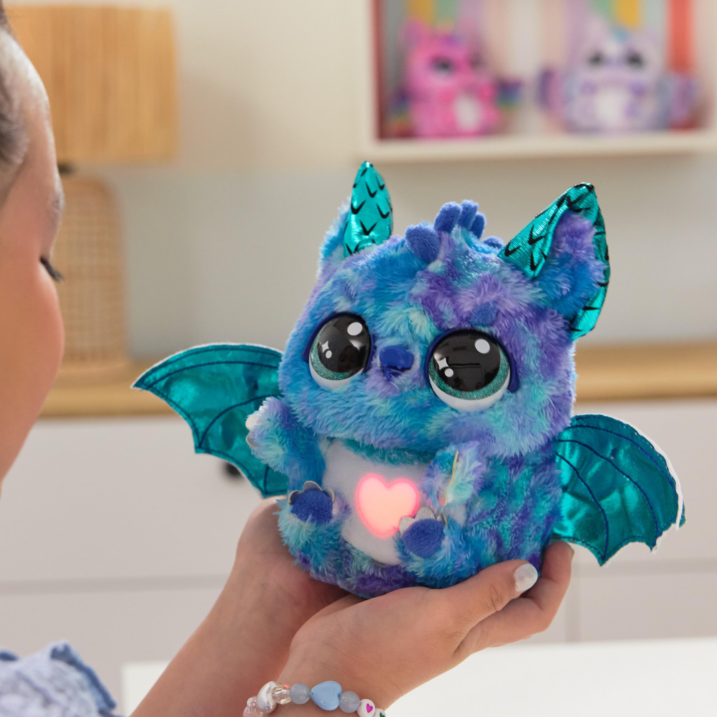 HATCHIMALS Alive, Uovo Mystery Hatch Draggle, Peluche Interattivo a Sorpresa con Effetti Speciali, Nebbia, Luci, 100 Reazioni e Suoni, Giocattoli per Bambini e Bambine, 5+ Anni - Modelli Variabili