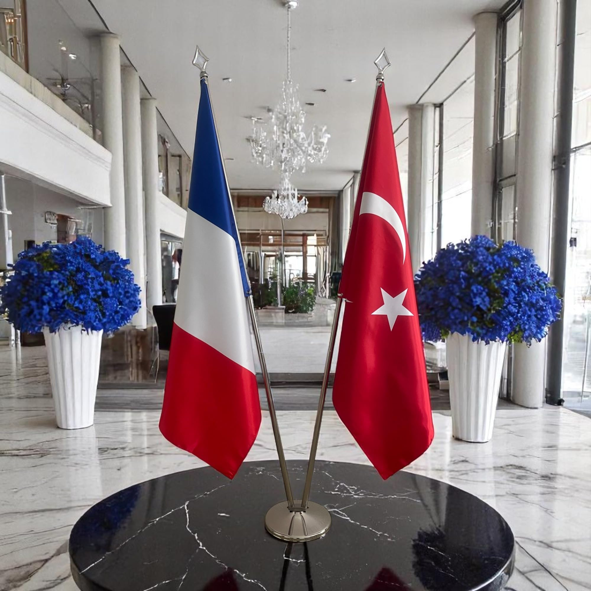 Flagge Frankreich Türkei mit Fahnenmast und Fuß, Büroflaggen, Flaggen auf Hampes, CN3-FR-TR-L