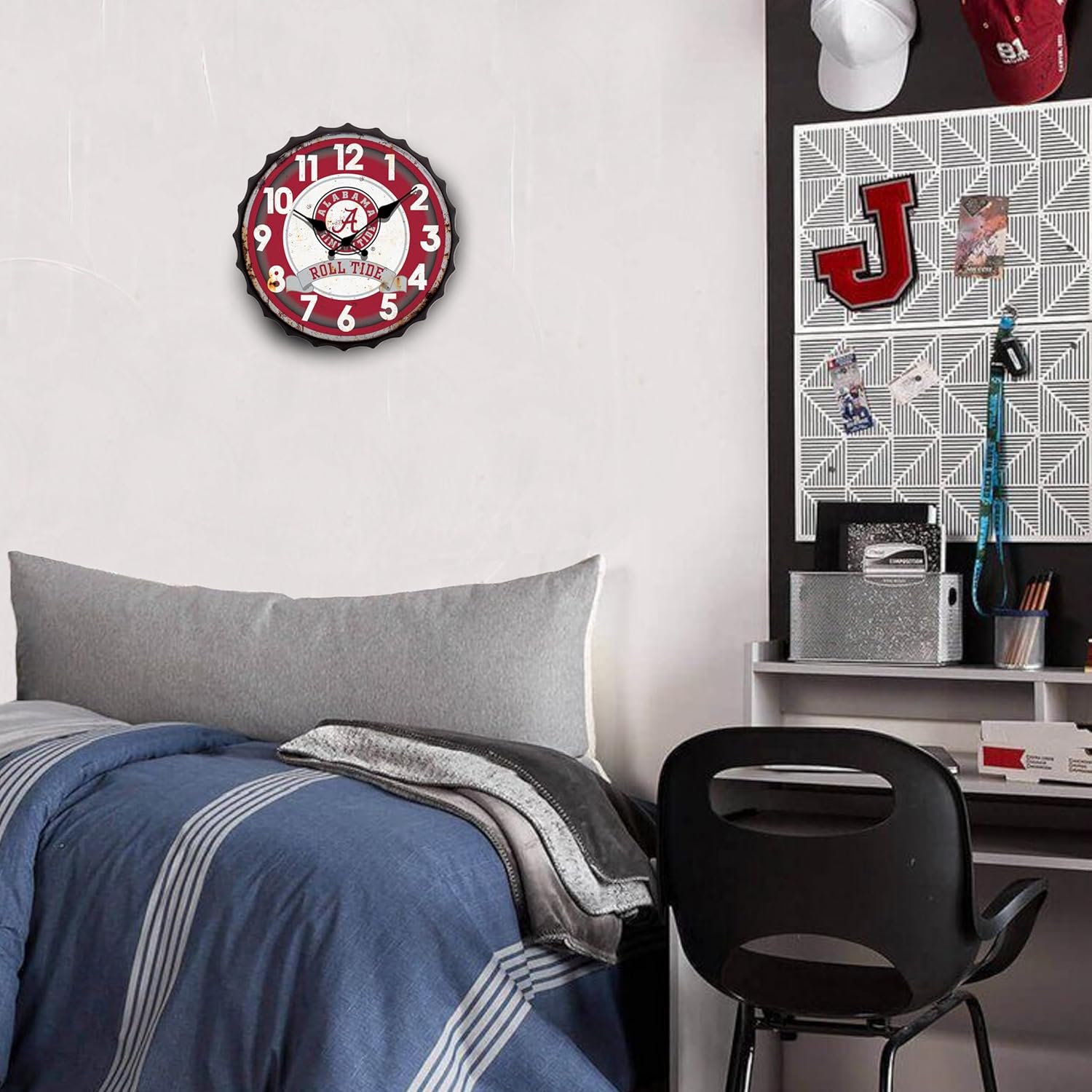 Hanna's Handiworks University of Alabama NCAA Bottle Cap Clock Vintage Metal Wall Art - Show Your Crimson Tide School Spirit in Your Man Cave, Dorm, Bedroom, College Apartment with UA Fan Décor