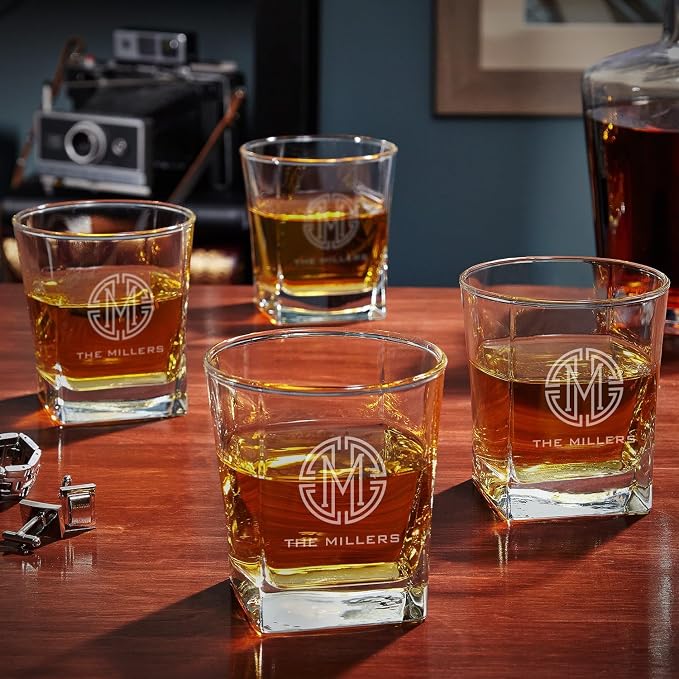 Set de fichas de póker en cuero grabado con vasos de whisky personalizados miniatura 4