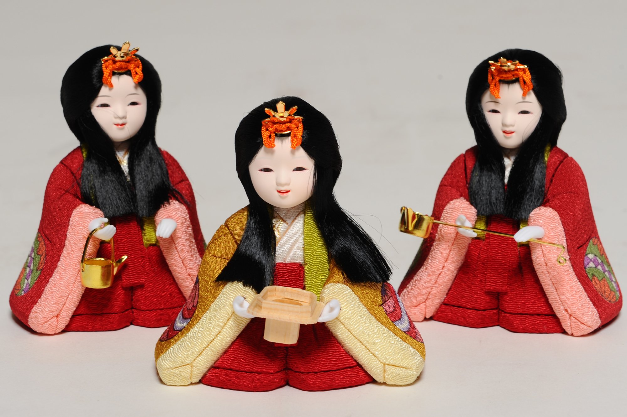 Amazon | 【雛人形】【木目込五人飾】【木目込三段飾】【収納飾】木目