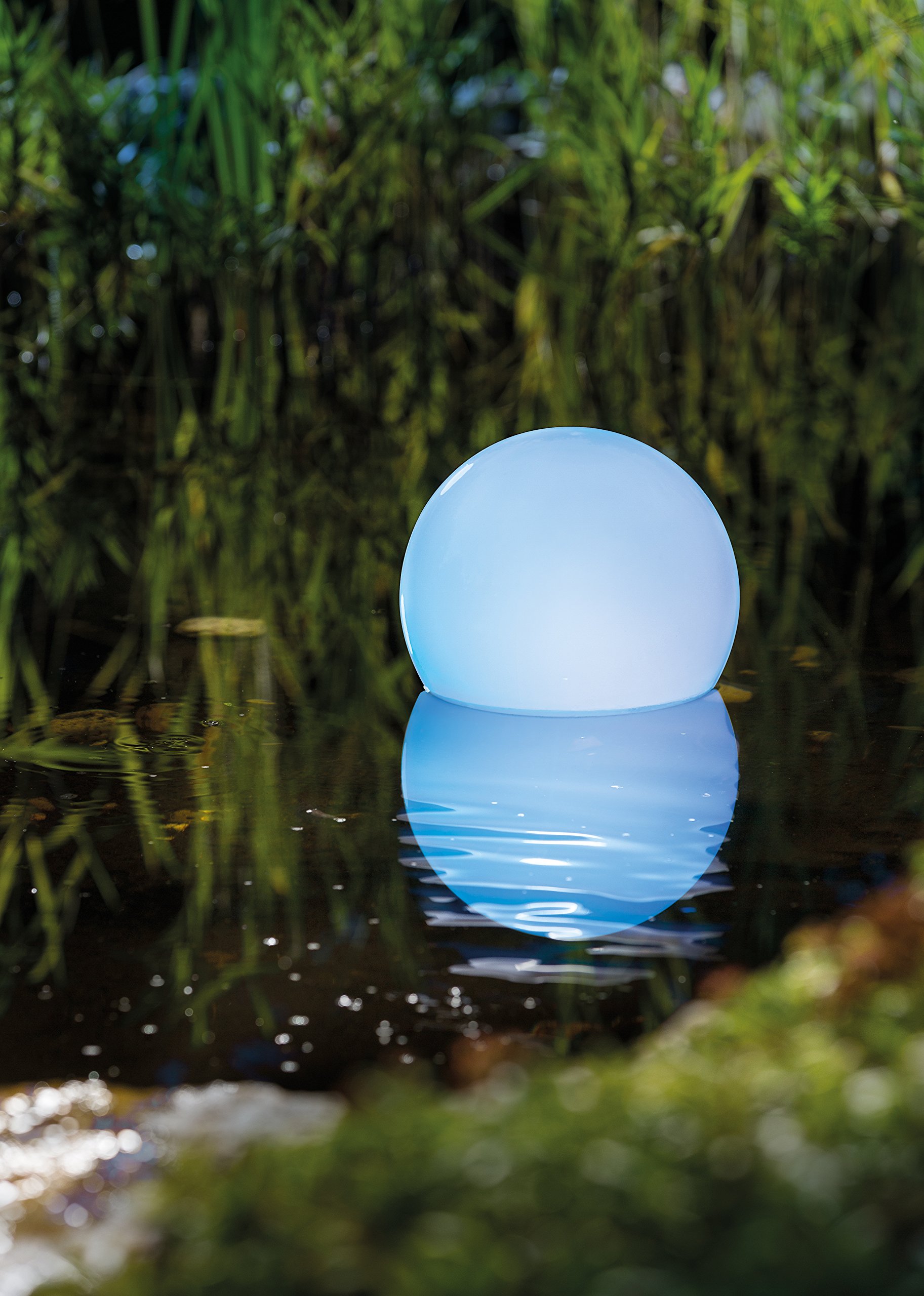 Solar Schwimmkugel 25cm mit IR-Fernbedienung, 7 Lichtfarben verfügbar, Dauerlicht oder Wechsellicht, 1 Watt Solarmodul integriert, Einsatz als Schwimmkugel oder mit Erdspießen, Leuchtkugel 102620