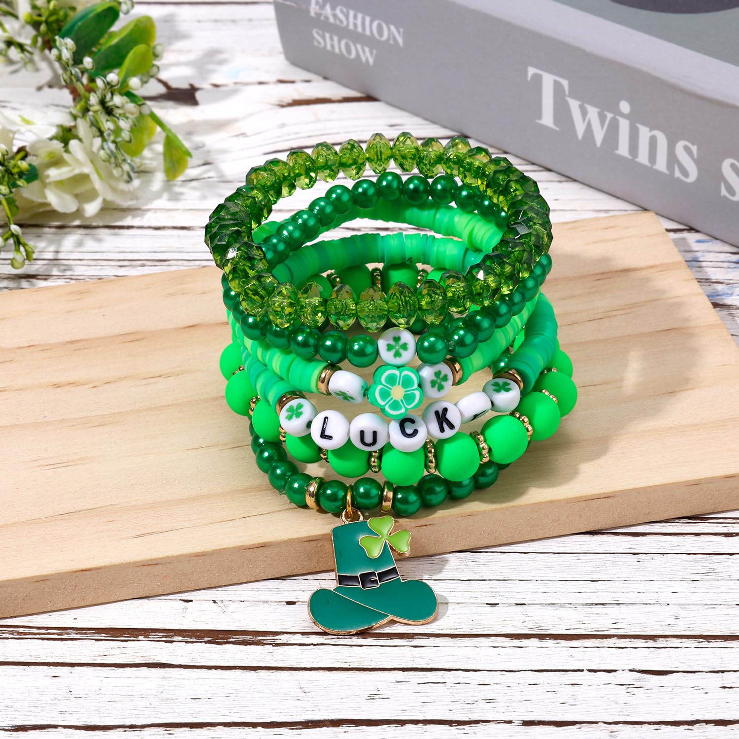 6szt Bransoletki na Dzień Świętego Patryka, Zielone Bransoletka z Zawieszką Koniczyny 6 Wzorów Bransoletka Irish Akcesoria Jubilerskie na Prezent na Walentynki Okazji Dnia Świętego Patryka