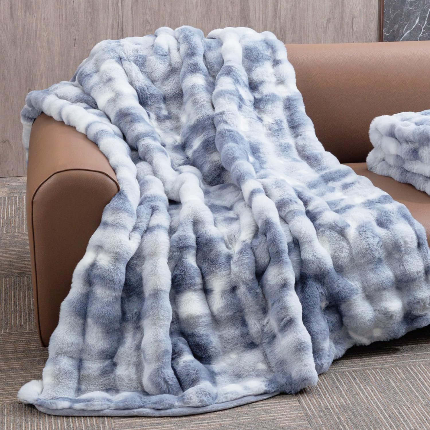 Tie-dye Blue Faux Fur Throw Blanket Soft Furry Fuzzy Warm Plush Fleece Bubble Blanket for Sofa Couch Bed Gifts 50 * 60 Inches 900GSM - Image 7
