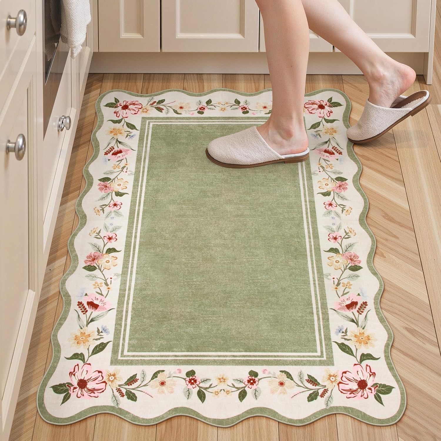 Lahome Floral 2x3 Rug, Green Kitchen Rugs Ulta-Thin Washable Indoor Mats for Entryway Non-Slip, Boho Scalloped Stain Resistant Small Throw Rugs for Bathroom Bedroom Ariele（Green）