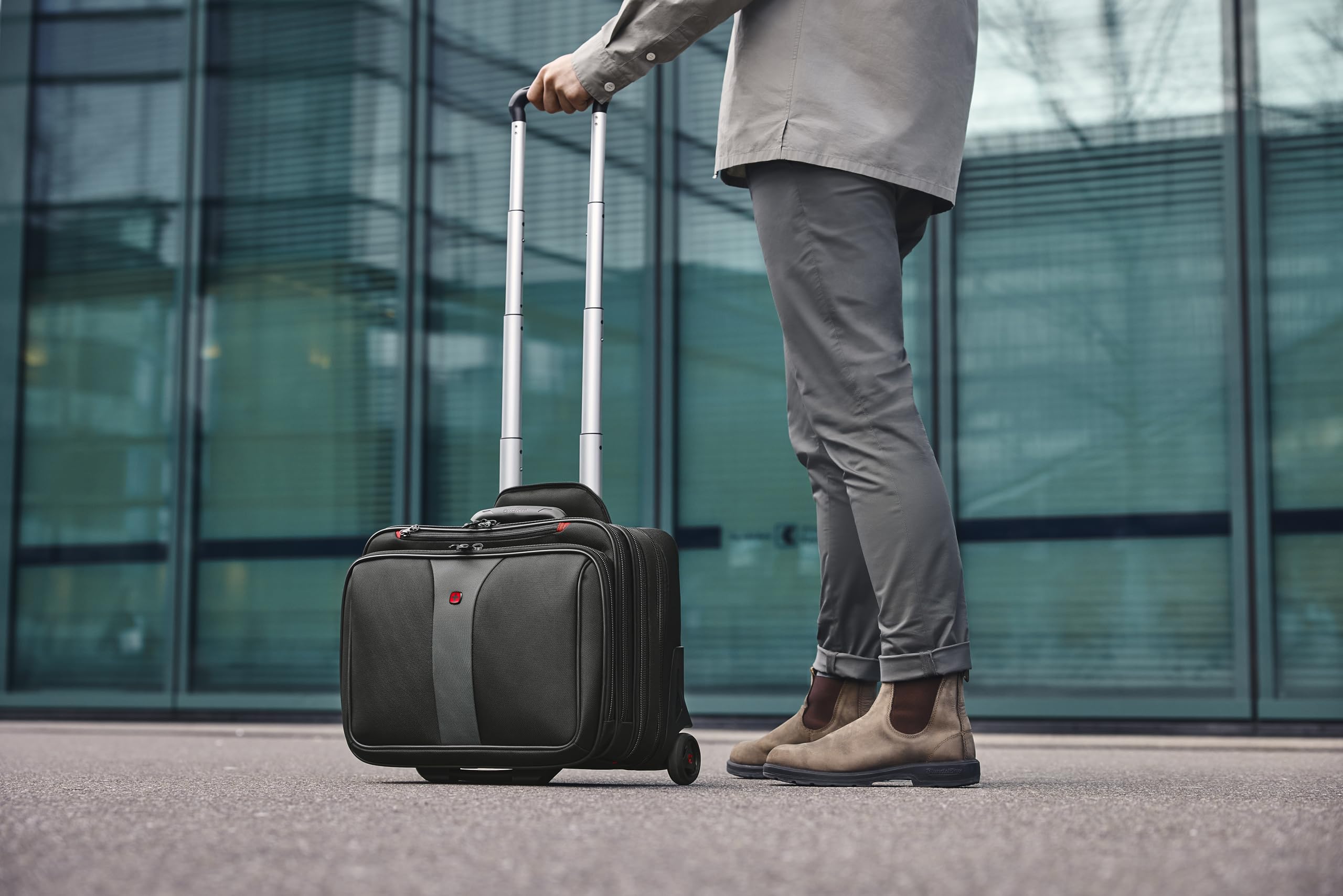 WENGER Trolley Porta PC Patriot, Notebook fino a 17”, Tablet fino a 10’’, Cartella con Ruote, Organizer, 38 l, Uomo Donna, Ufficio Viaggi di Lavoro, Nero, Sostenibile, 612259