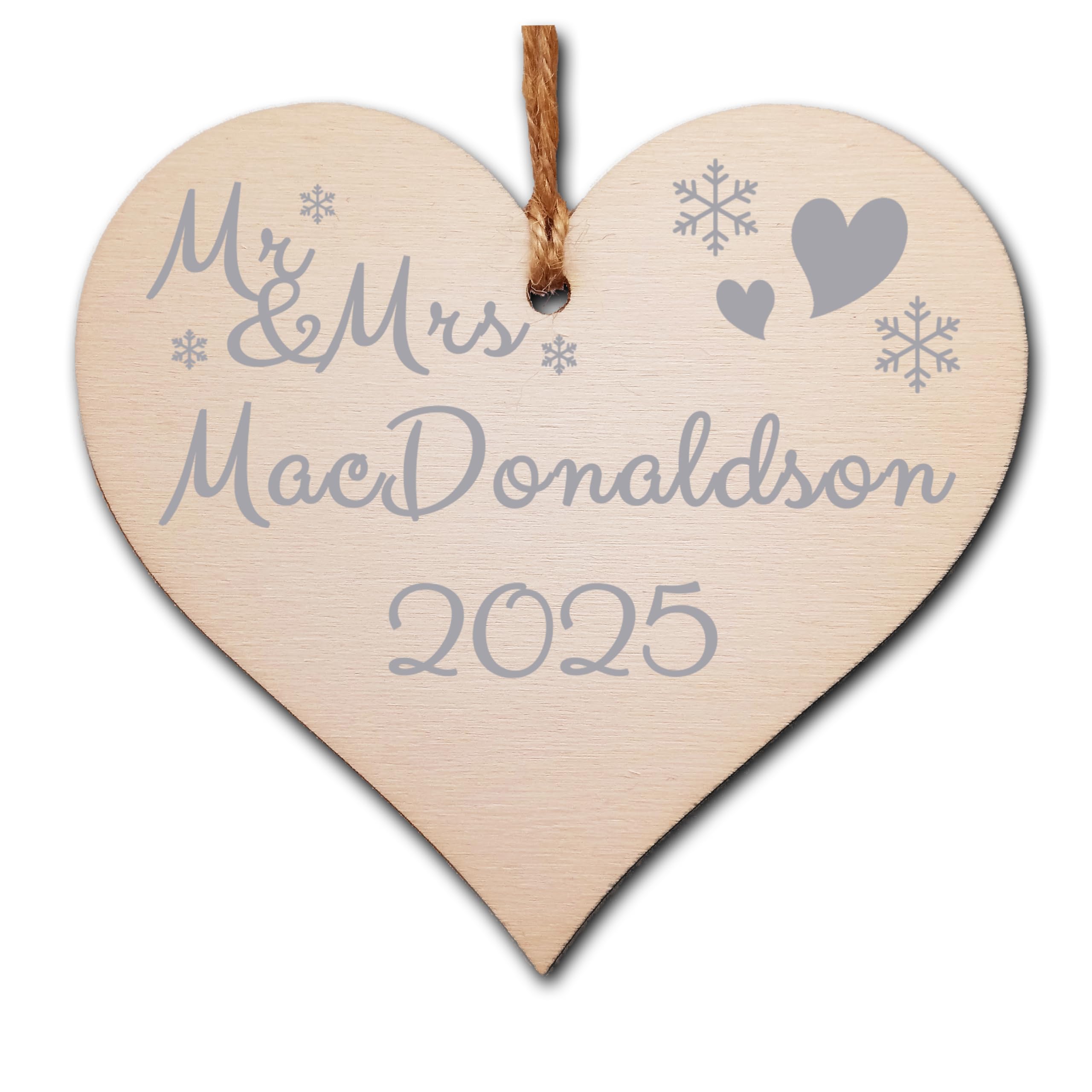 Personalisiertes, handgefertigtes Holzschild in Herzform, zum Aufhängen, Geschenk, um jemandem eine fröhliche Weihnachtskugel zu wünschen