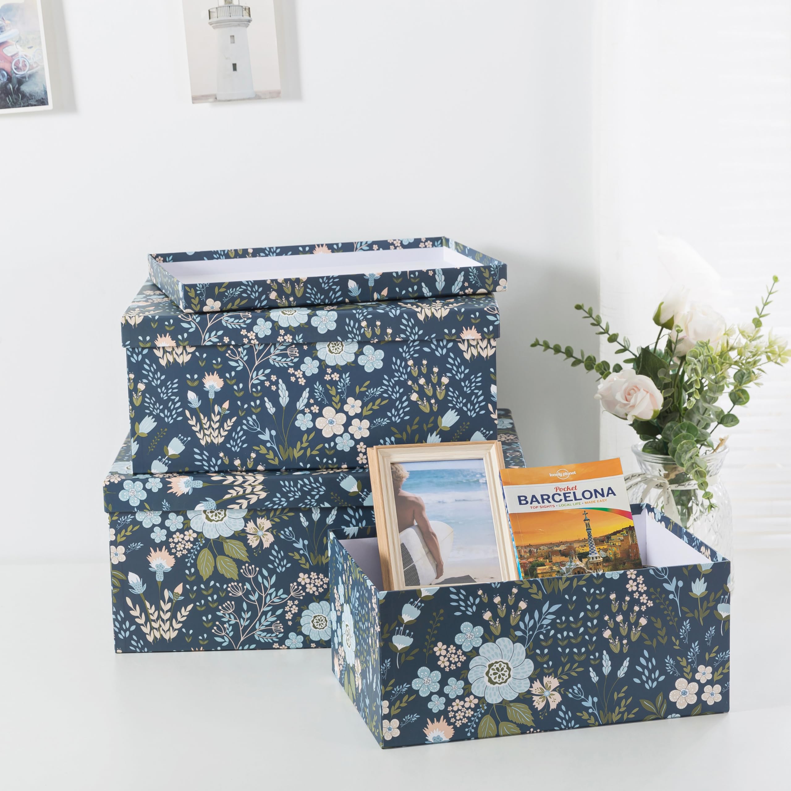 Soul & Lane Cajas de almacenamiento de cartón decorativas florales con tapas, juego de 3 cajas de recuerdo grandes anidadas, almacenamiento de fotos con tapas para decoración del hogar y recuerdos
